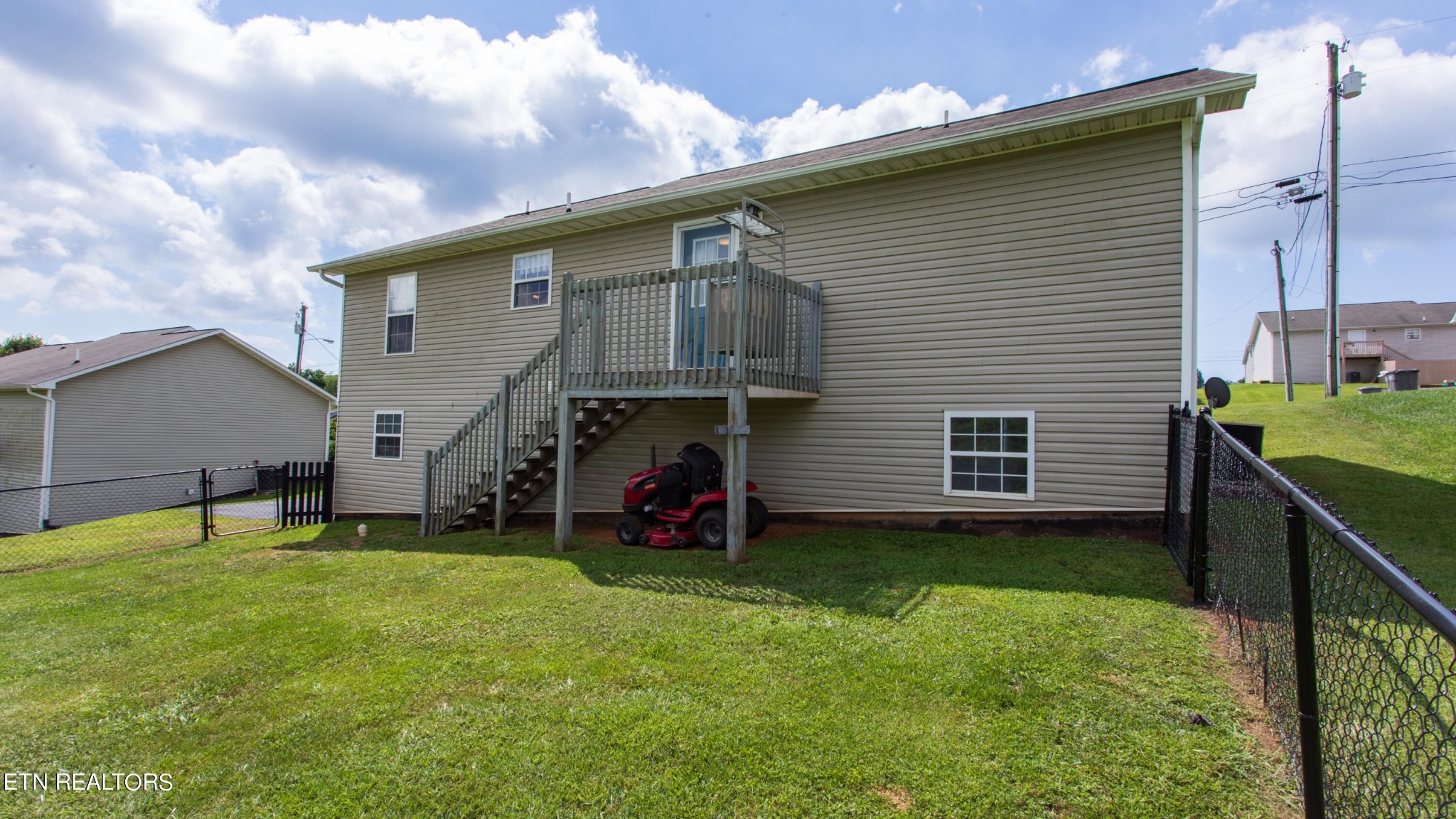 Joshua Dr, Dandridge, TN 37725