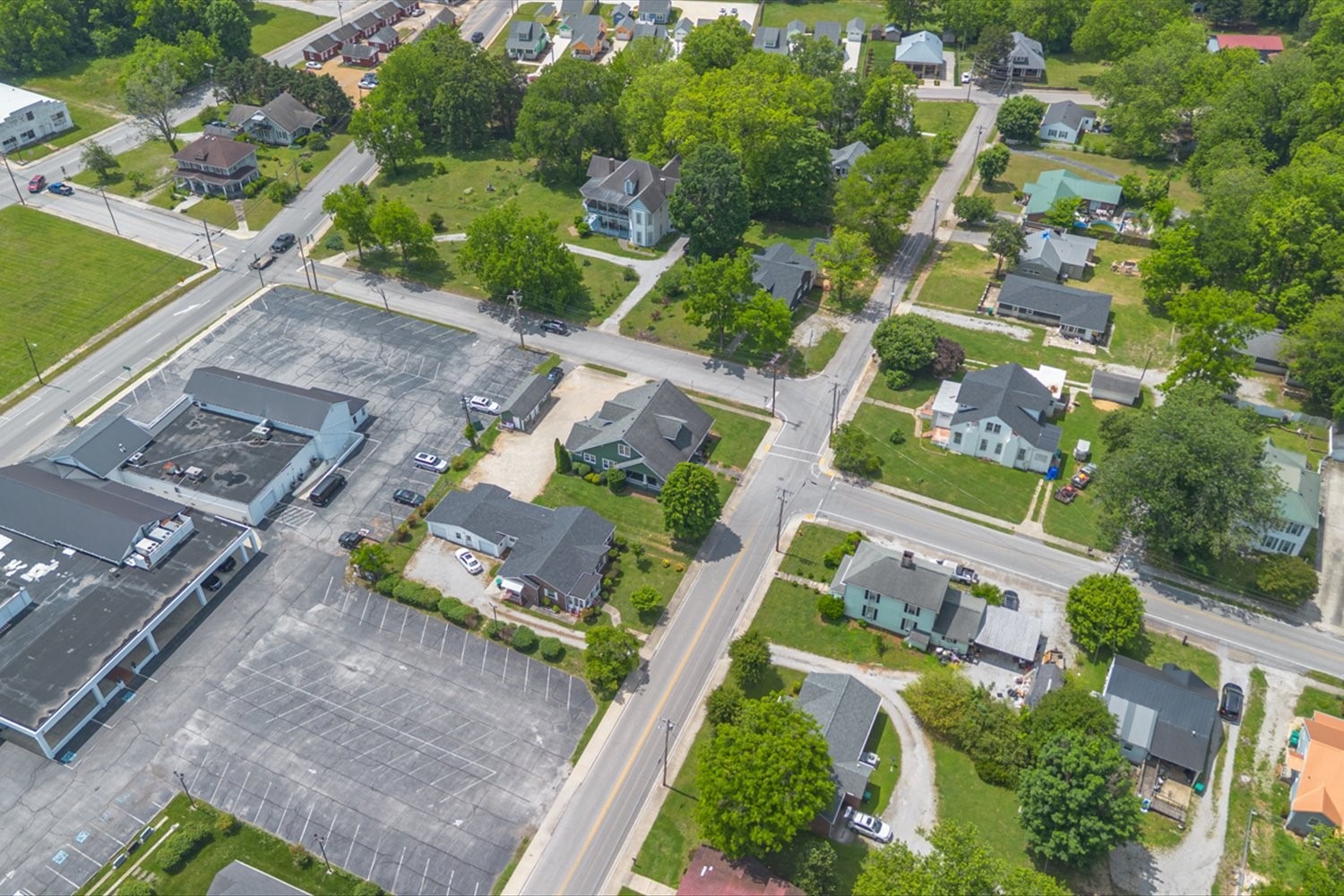 2nd Ave, Winchester, TN 37398
