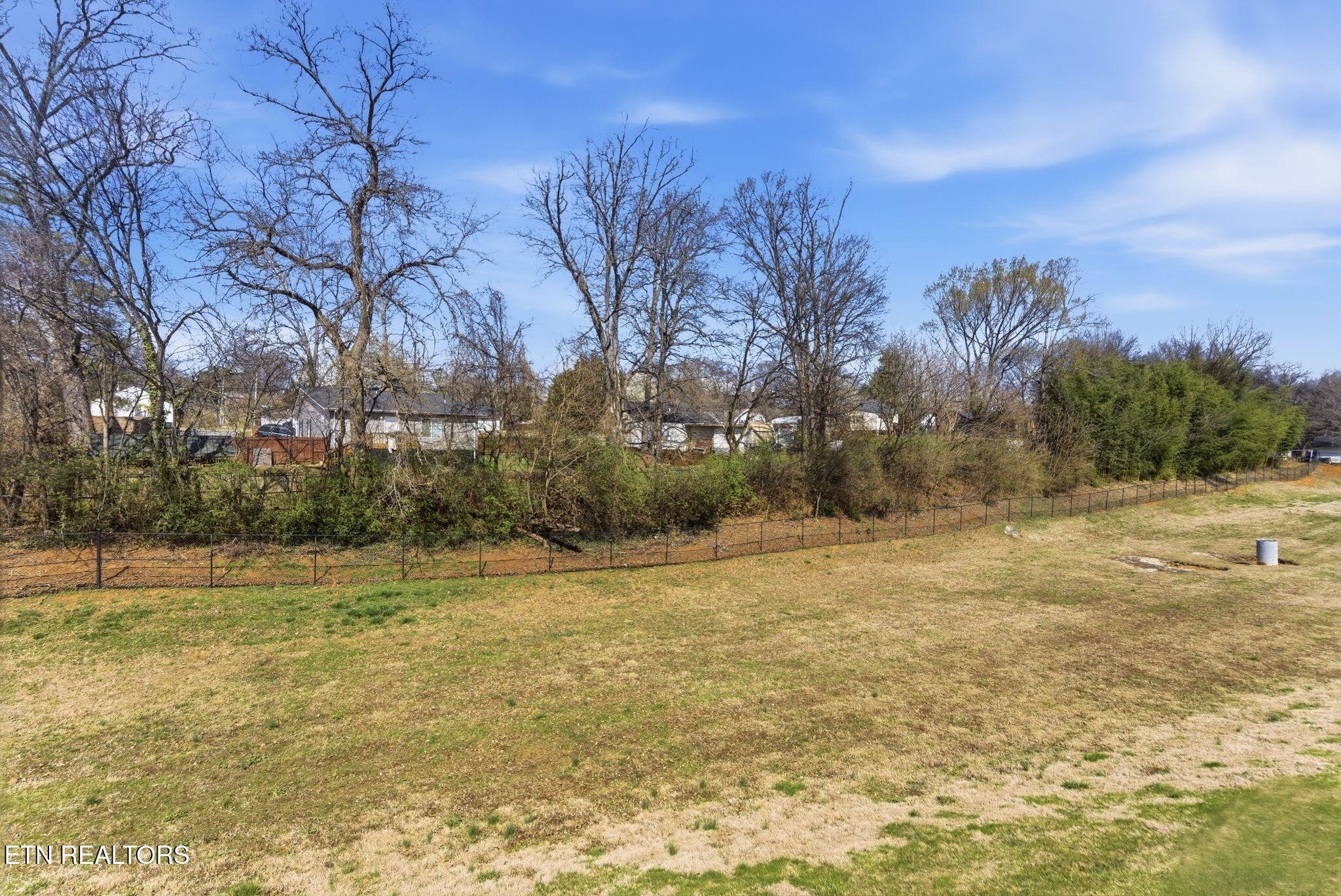 Graham Way, Knoxville, TN 37912
