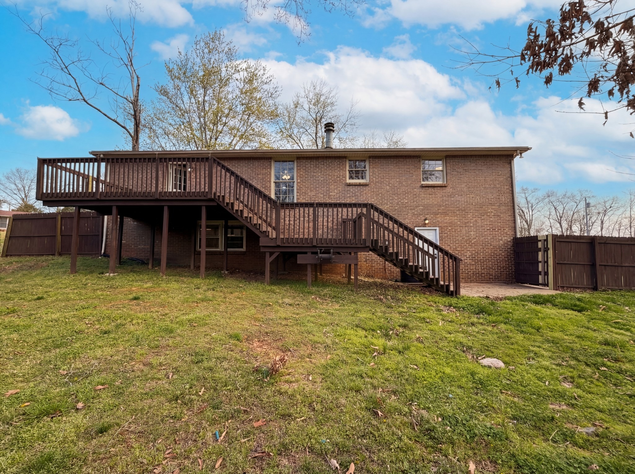 Victory Rd, Clarksville, TN 37042