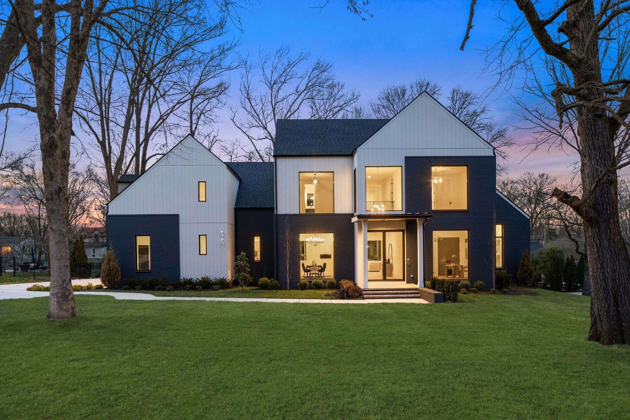 Bresslyn Rd, Nashville, TN 37205
