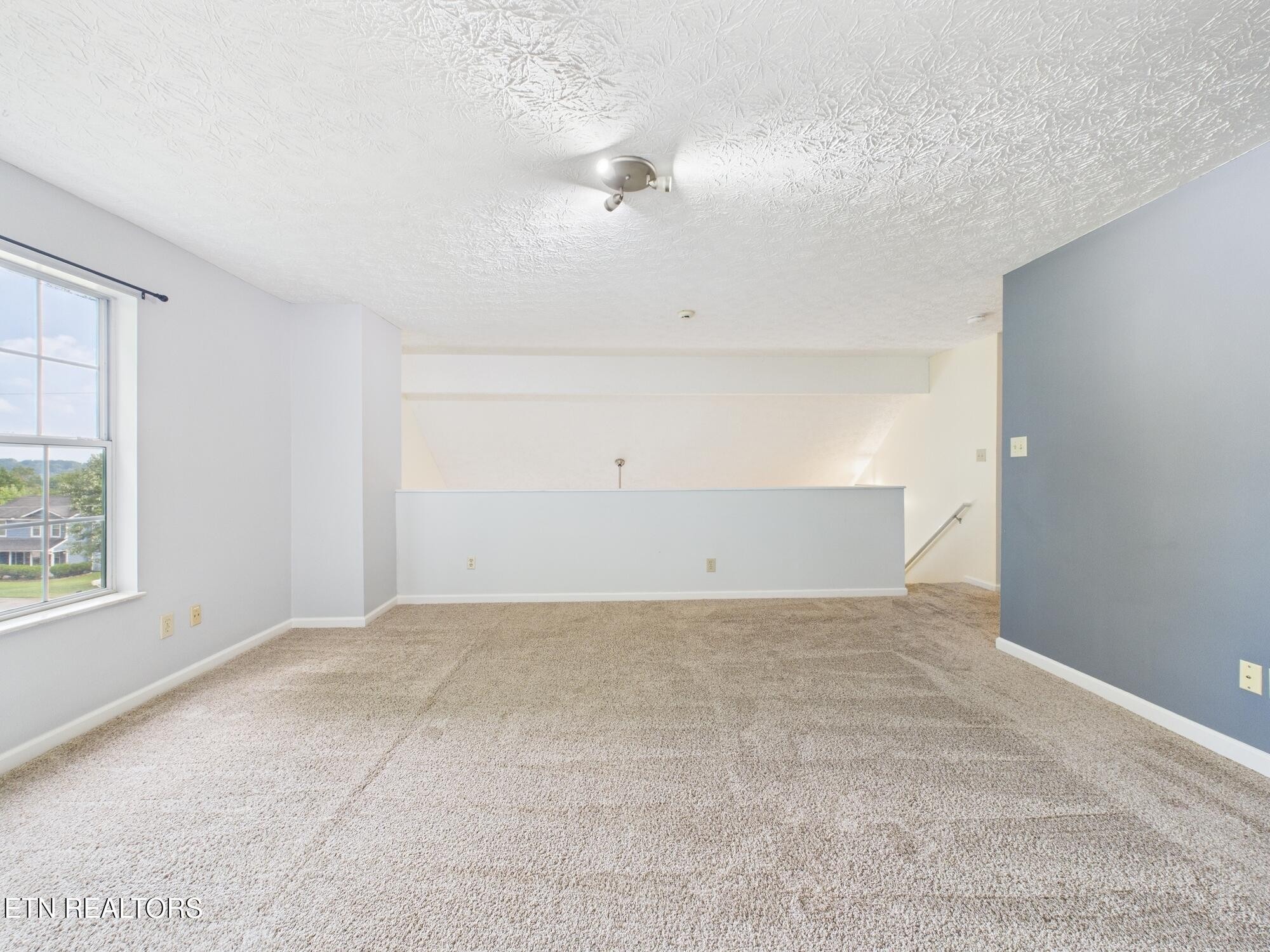 Kingsmore Dr, Knoxville, TN 37921