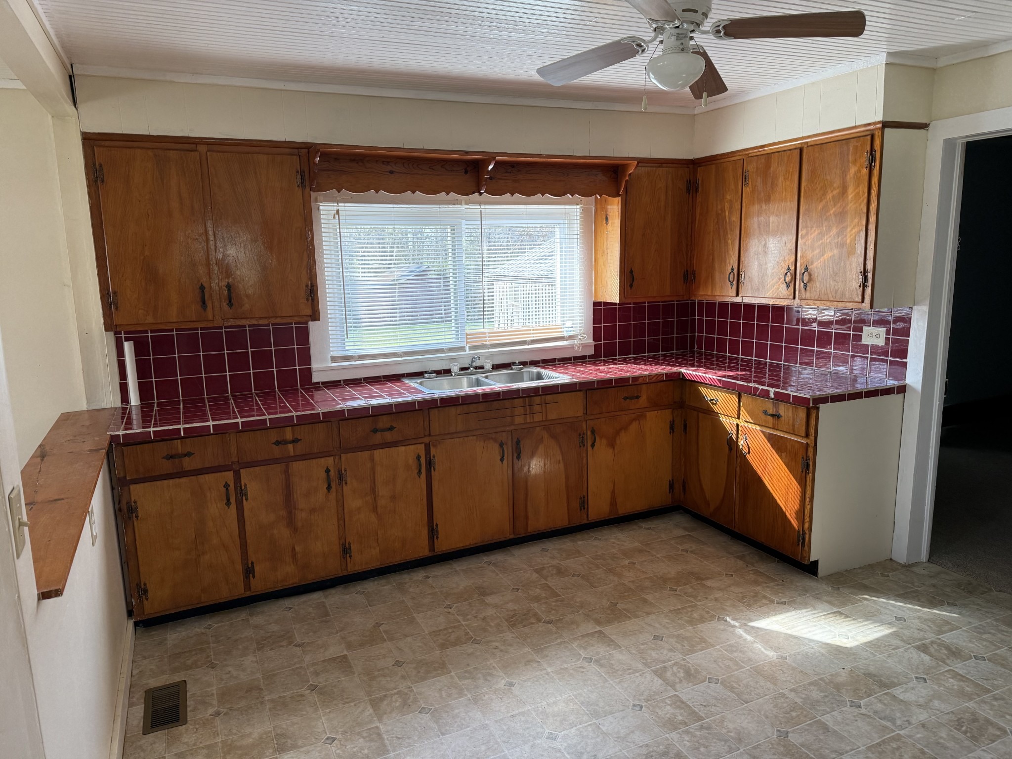 Seminary St, Hollow Rock, TN 38342 #1