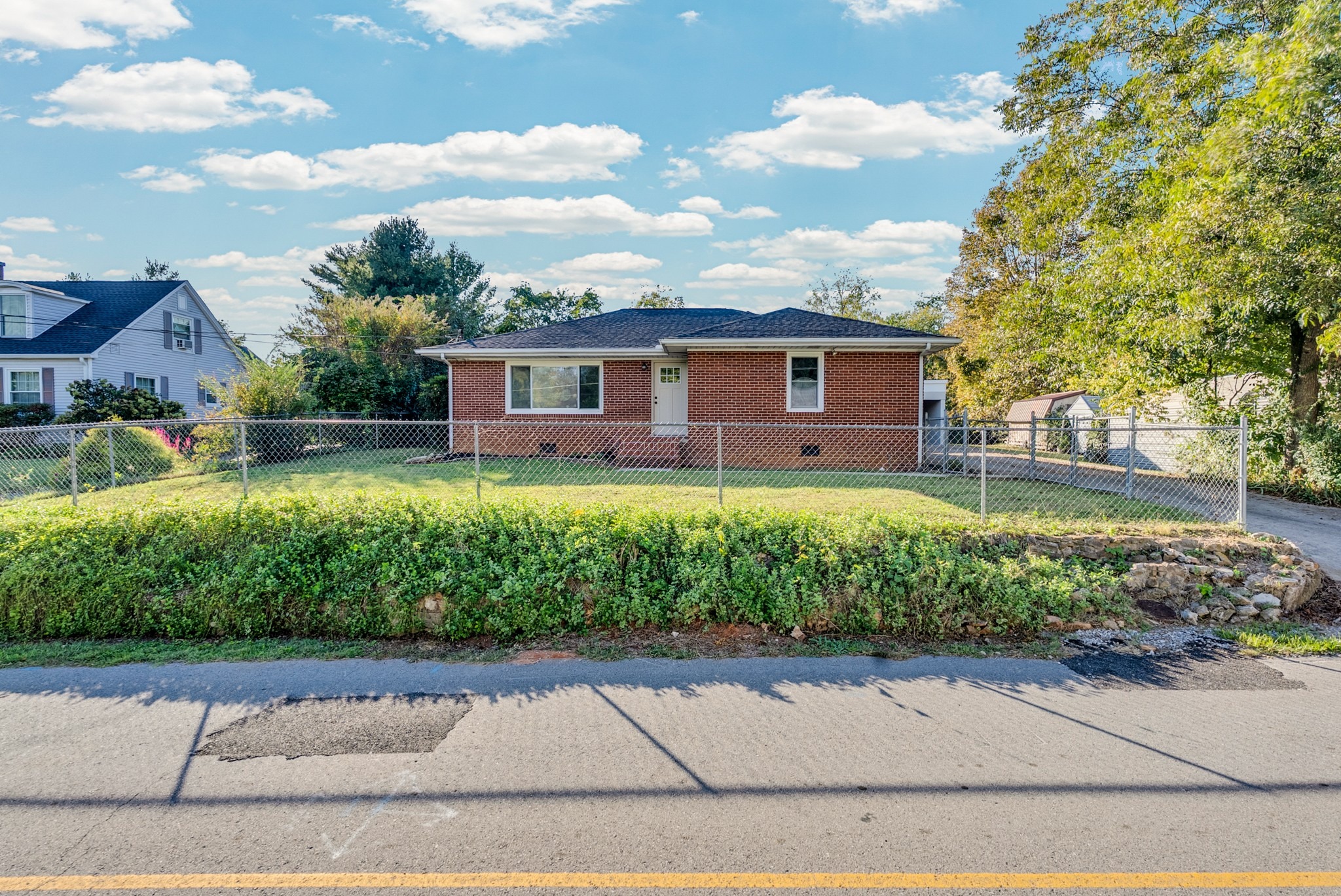 Oak St, Sparta, TN 38583