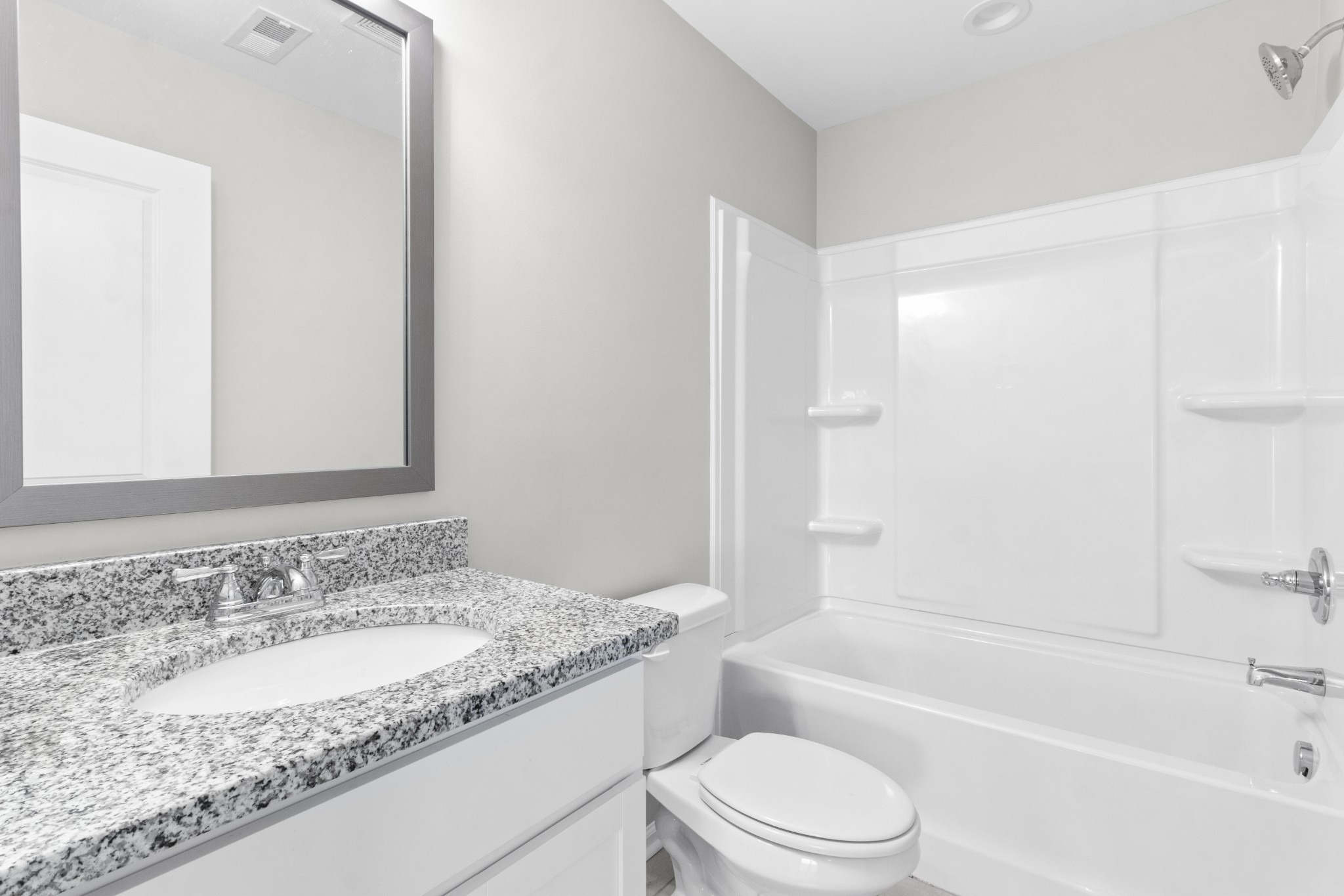 Kingbird Dr, Clarksville, TN 37040