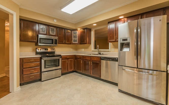 Woodlawn Pike, Knoxville, TN 37920