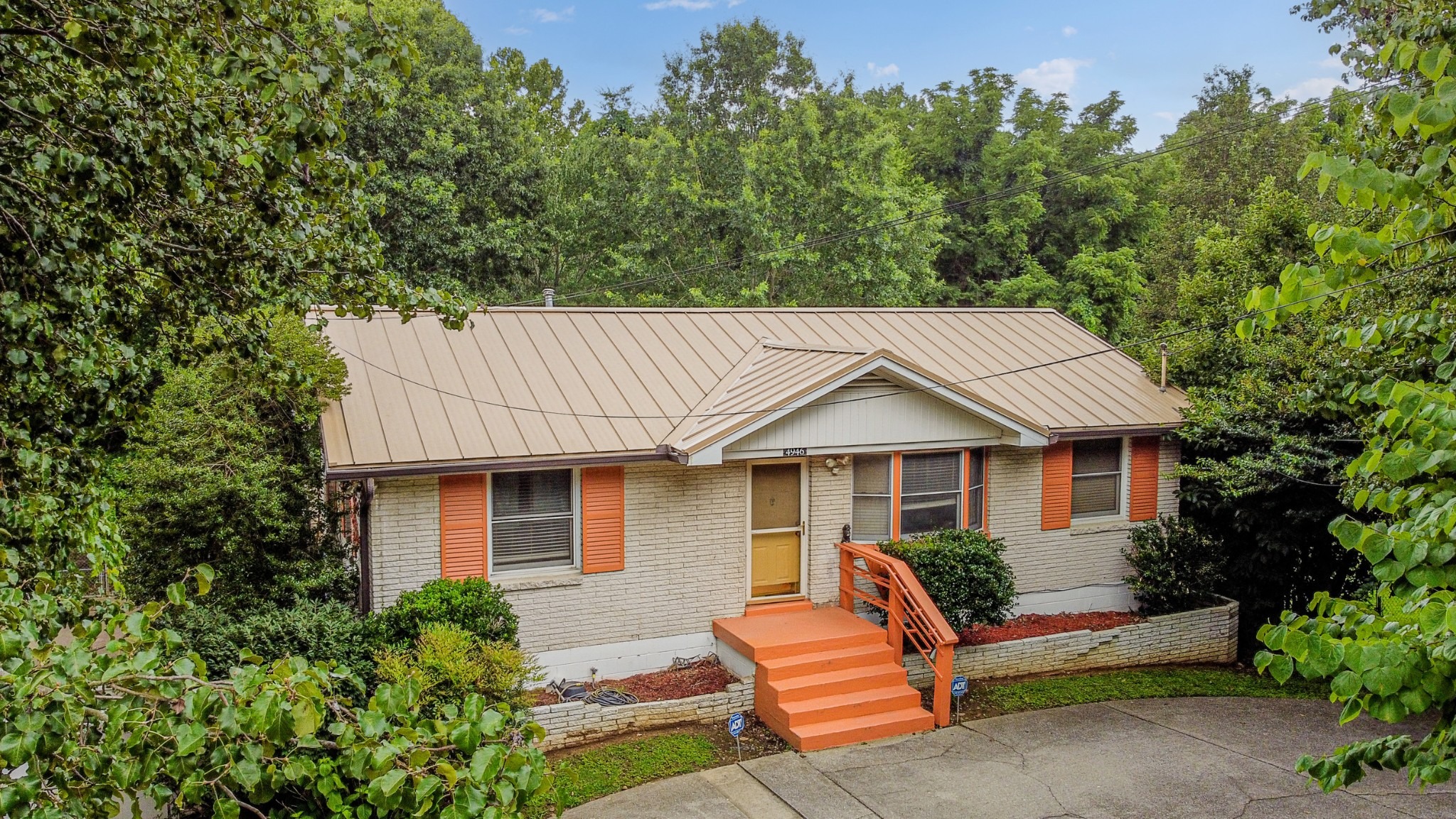 Packard Dr, Nashville, TN 37211