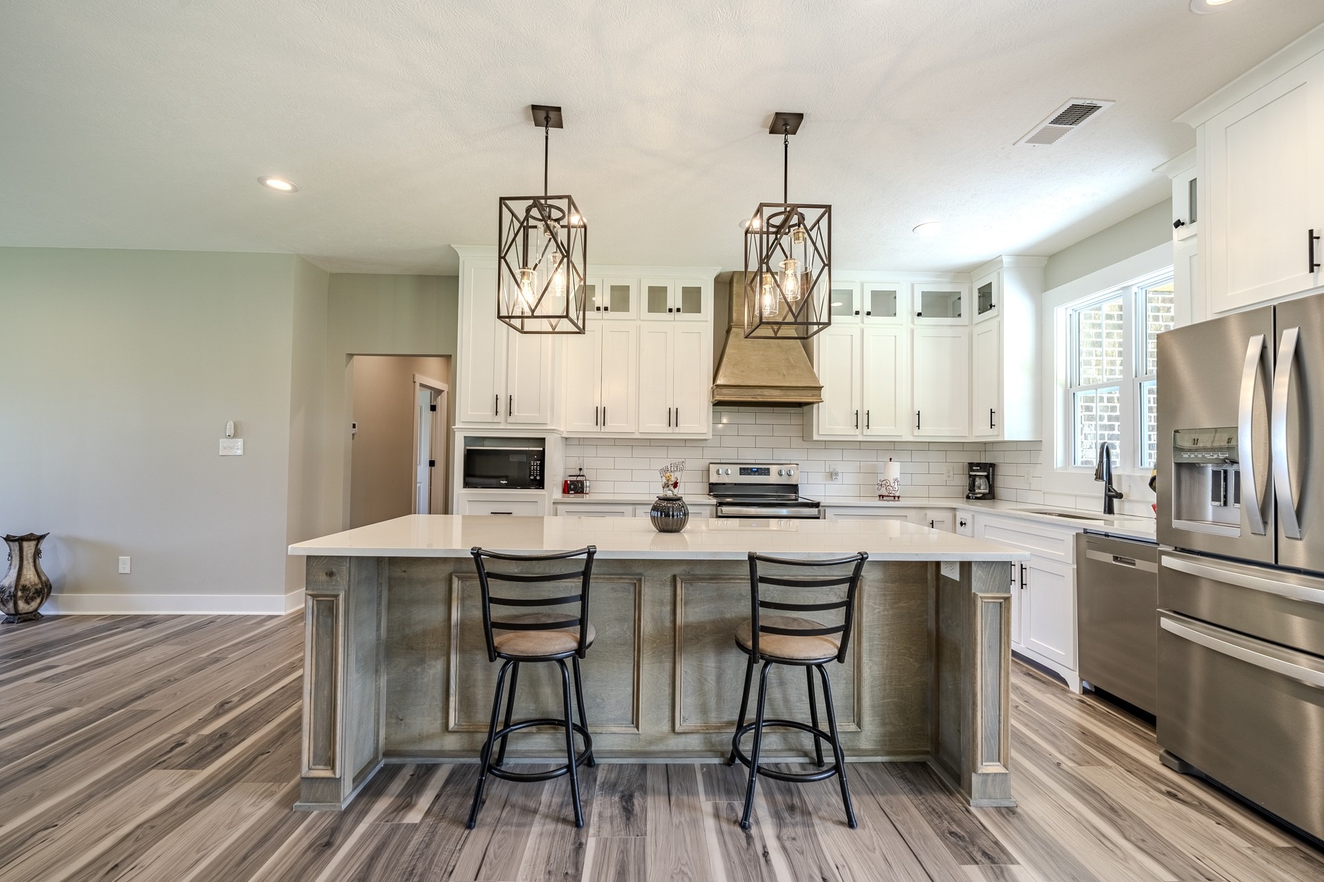 Charleston Ln, Adamsville, TN 38310