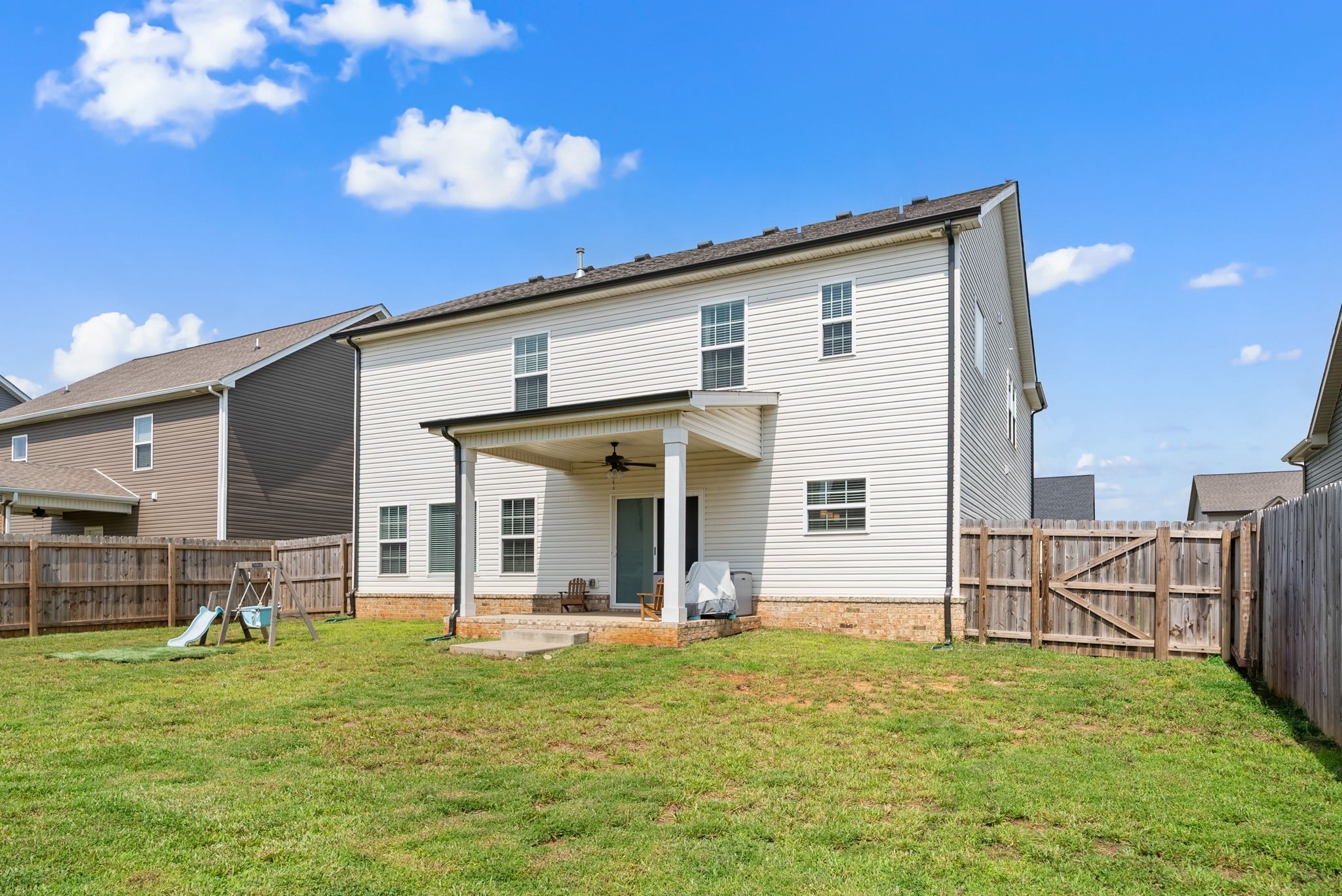Kingbird Dr, Clarksville, TN 37040
