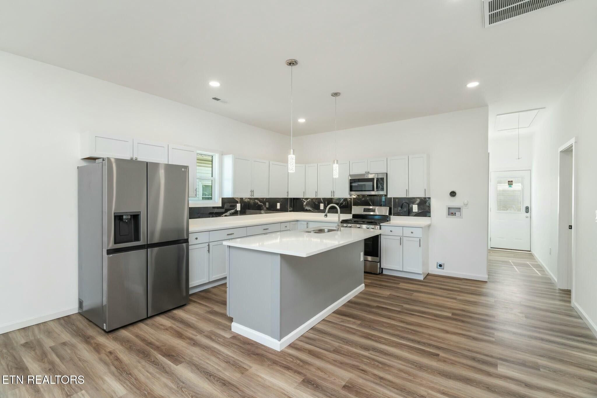 Linden Ave, Knoxville, TN 37914 #1