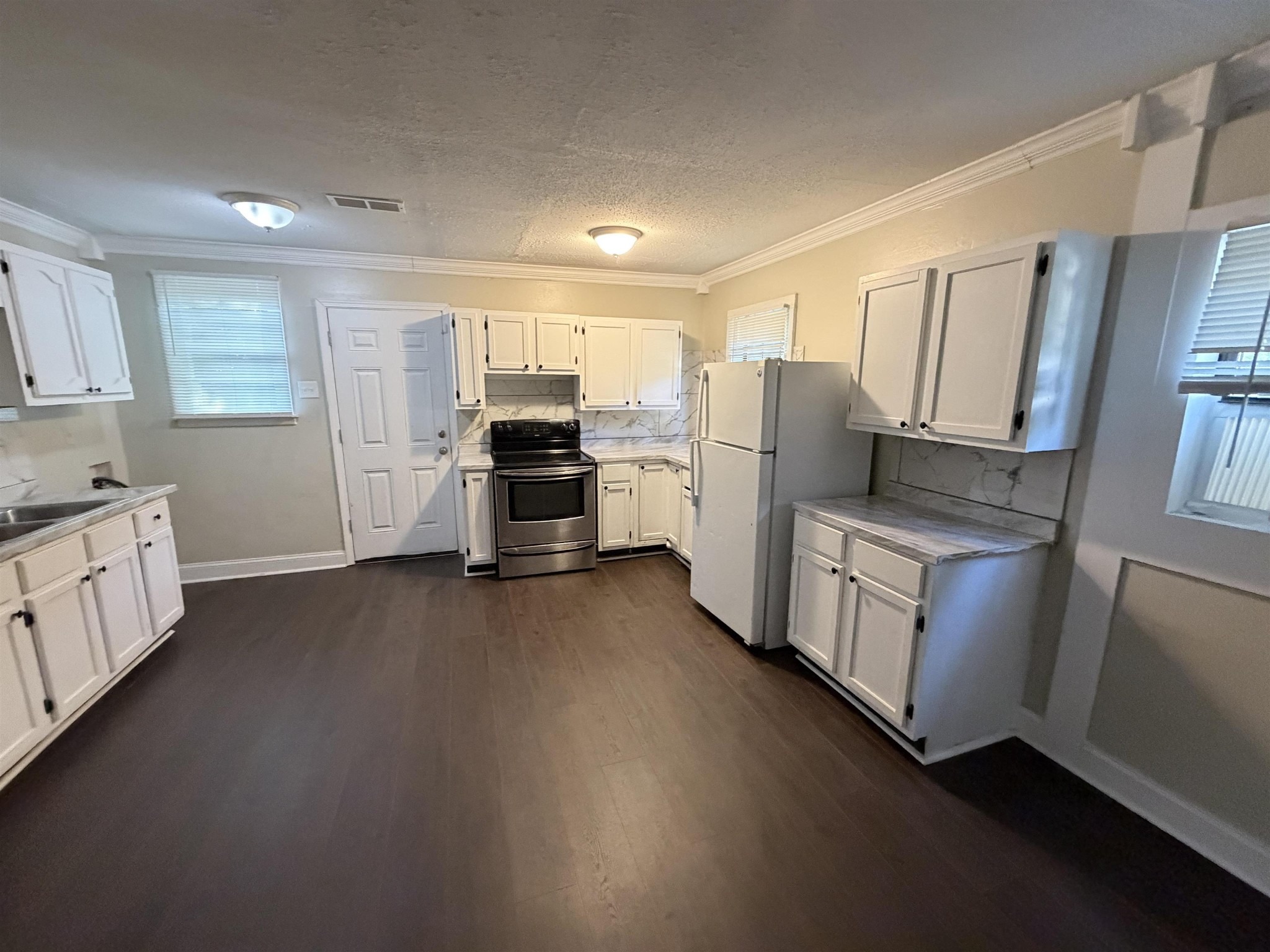Ely St, Memphis, TN 38106