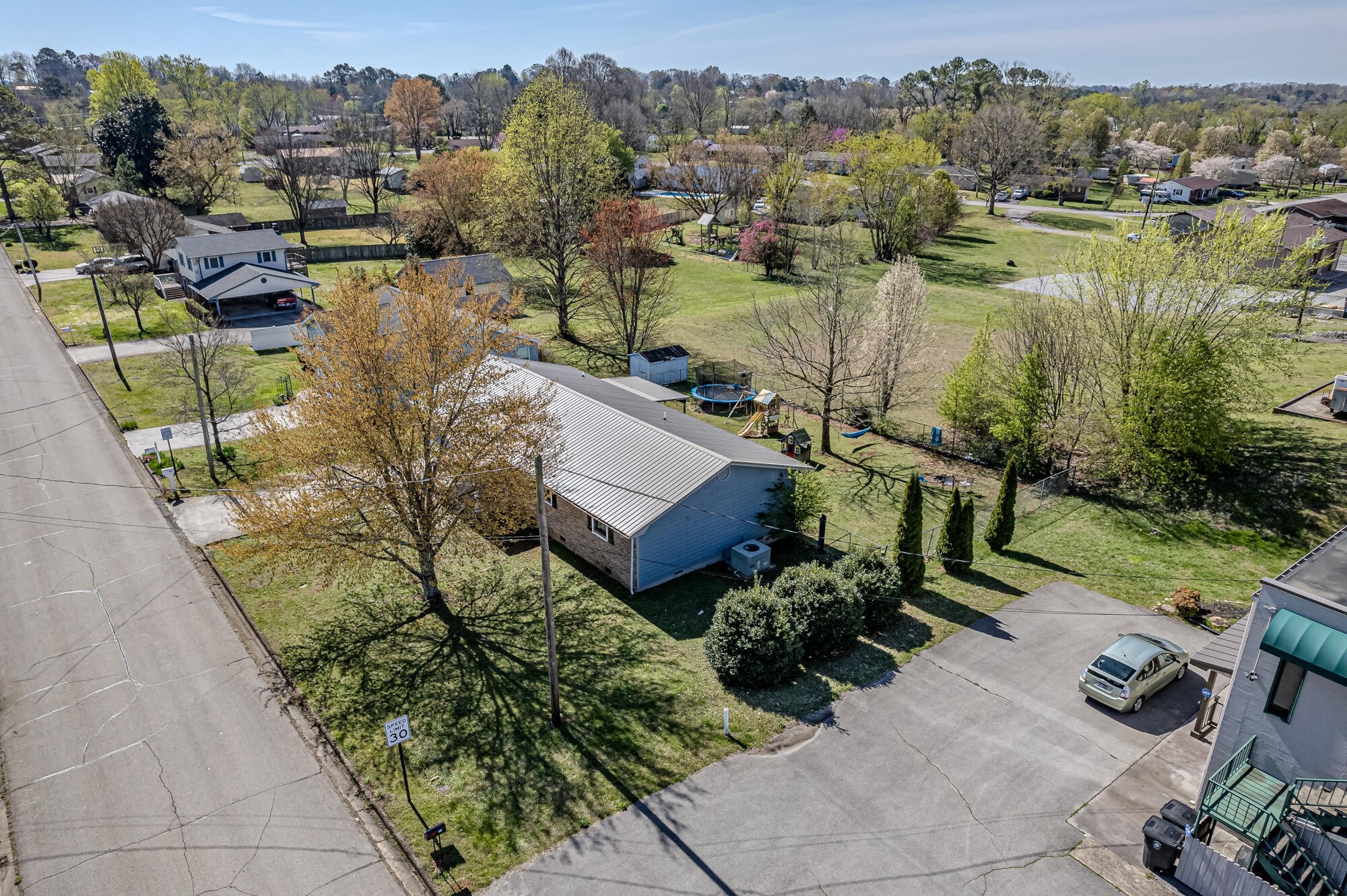 Bryson St, Athens, TN 37303 #1