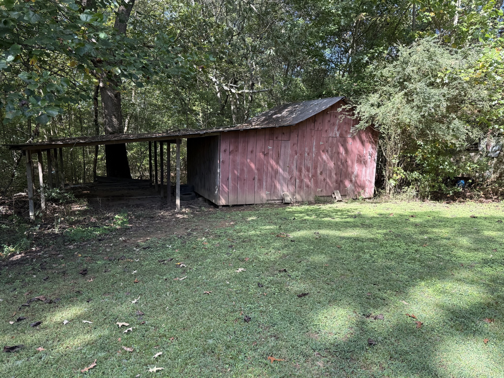 Seminary St, Hollow Rock, TN 38342