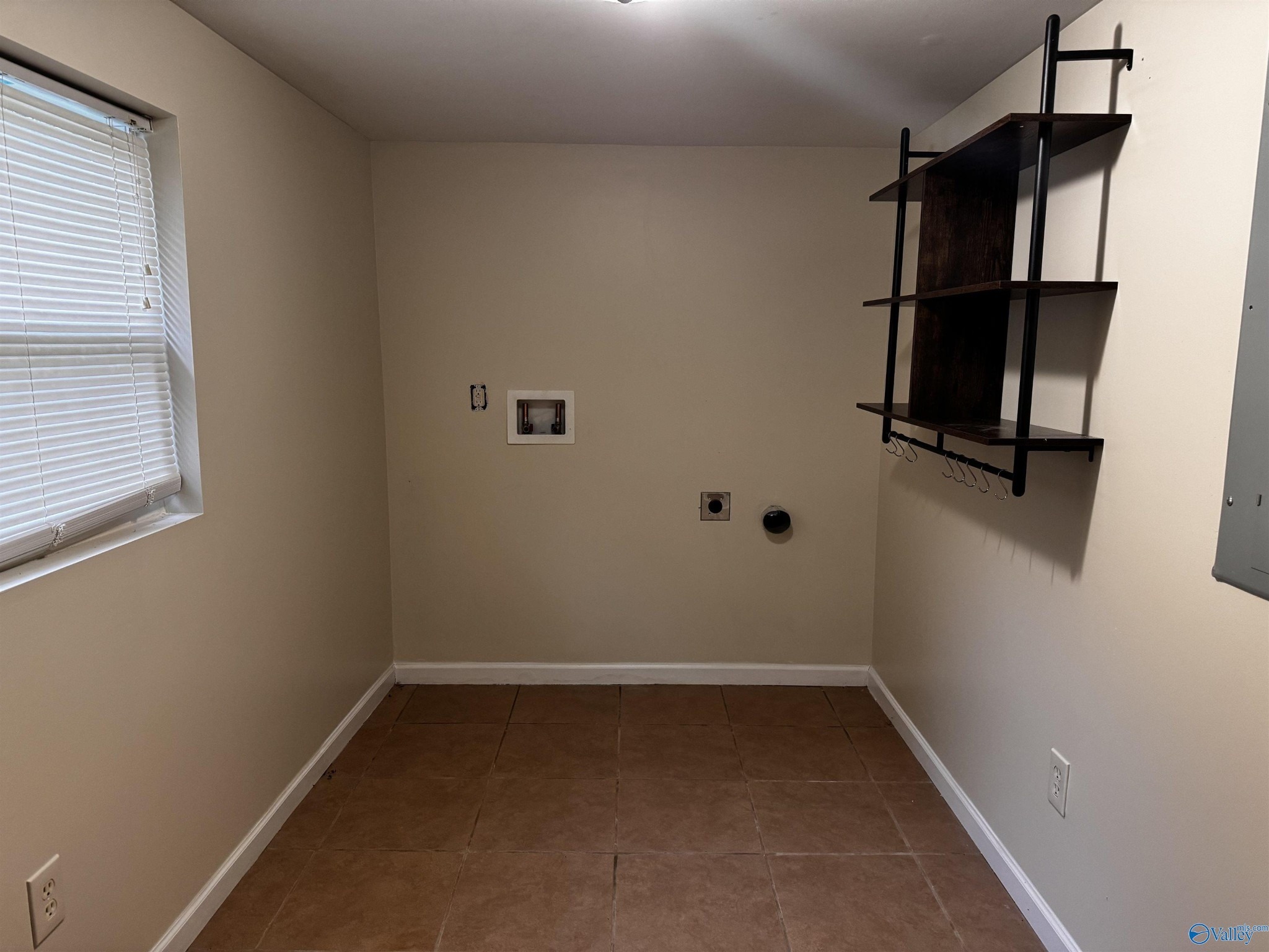 Oakwood Ave, Huntsville, AL 35811