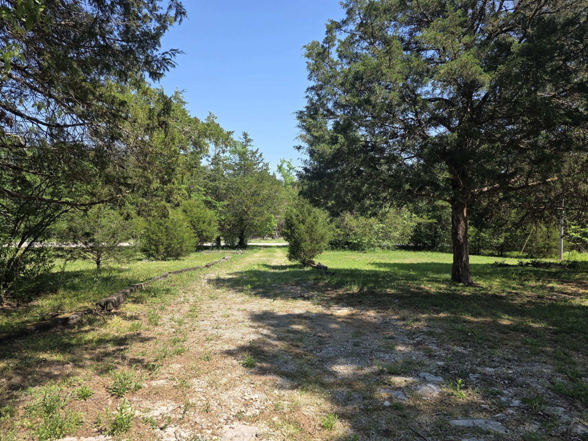 Lakeview Dr, Lebanon, TN 37087