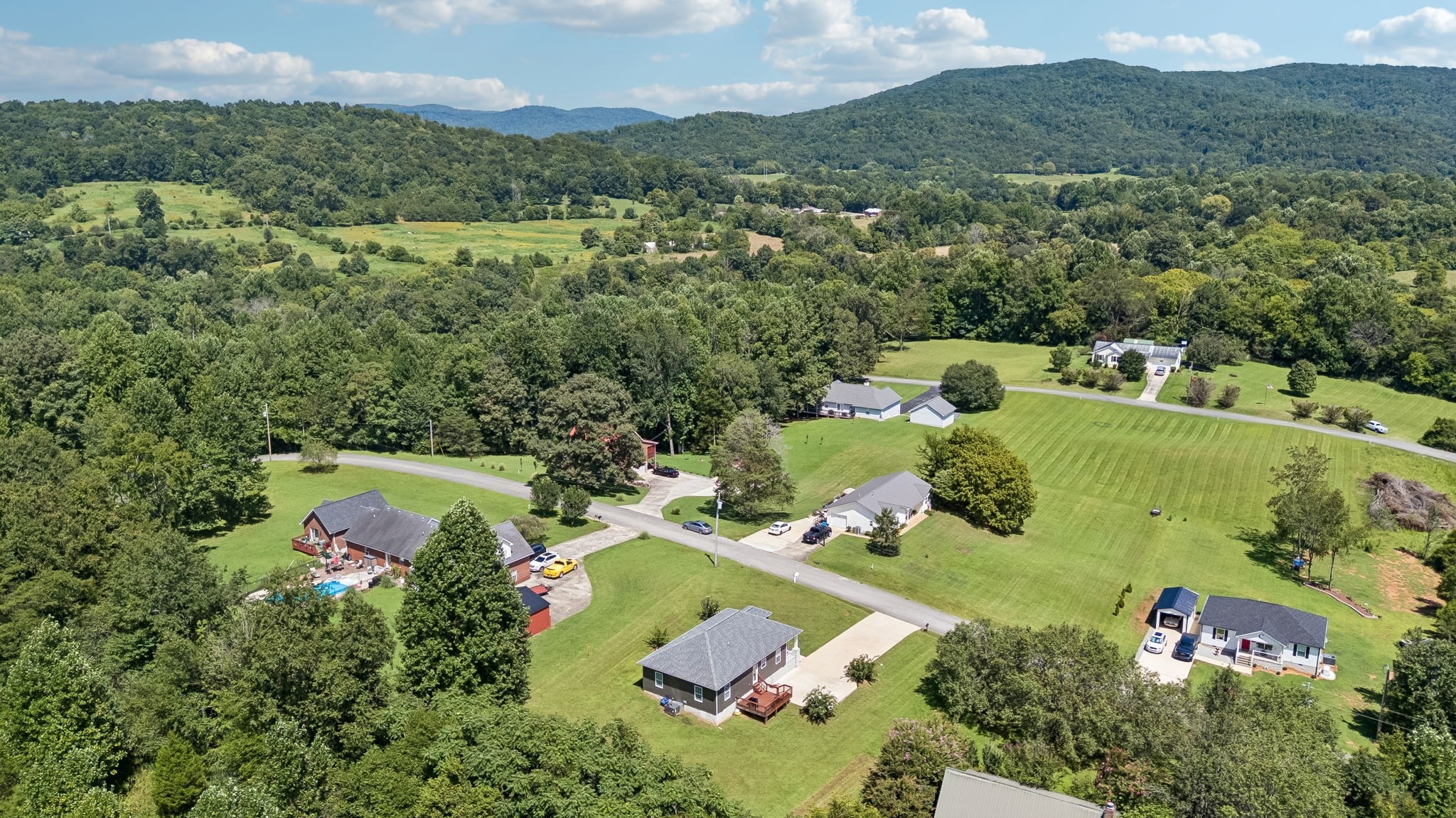 Hidden River Ave, Sparta, TN 38583