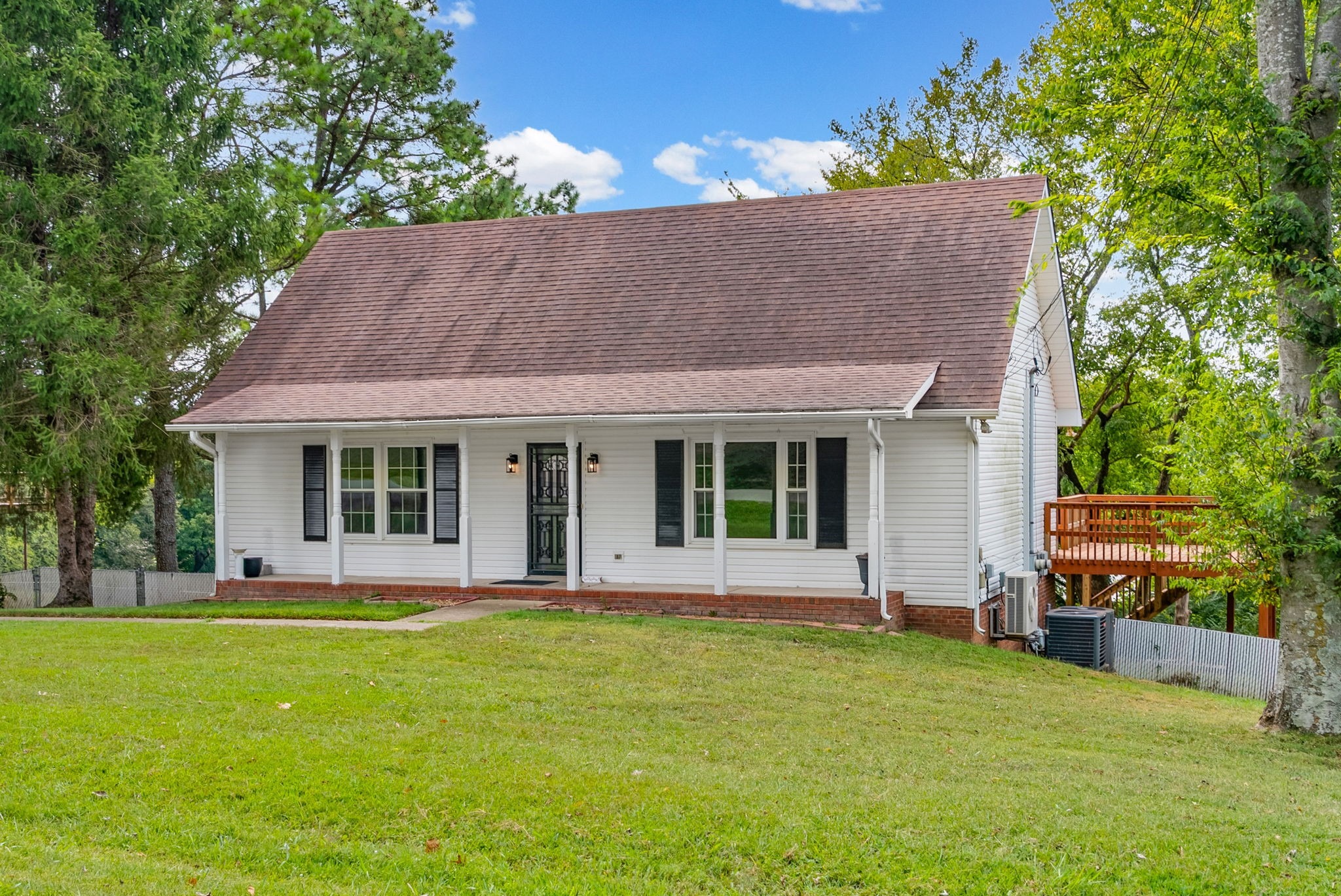 Jace Dr, Clarksville, TN 37040