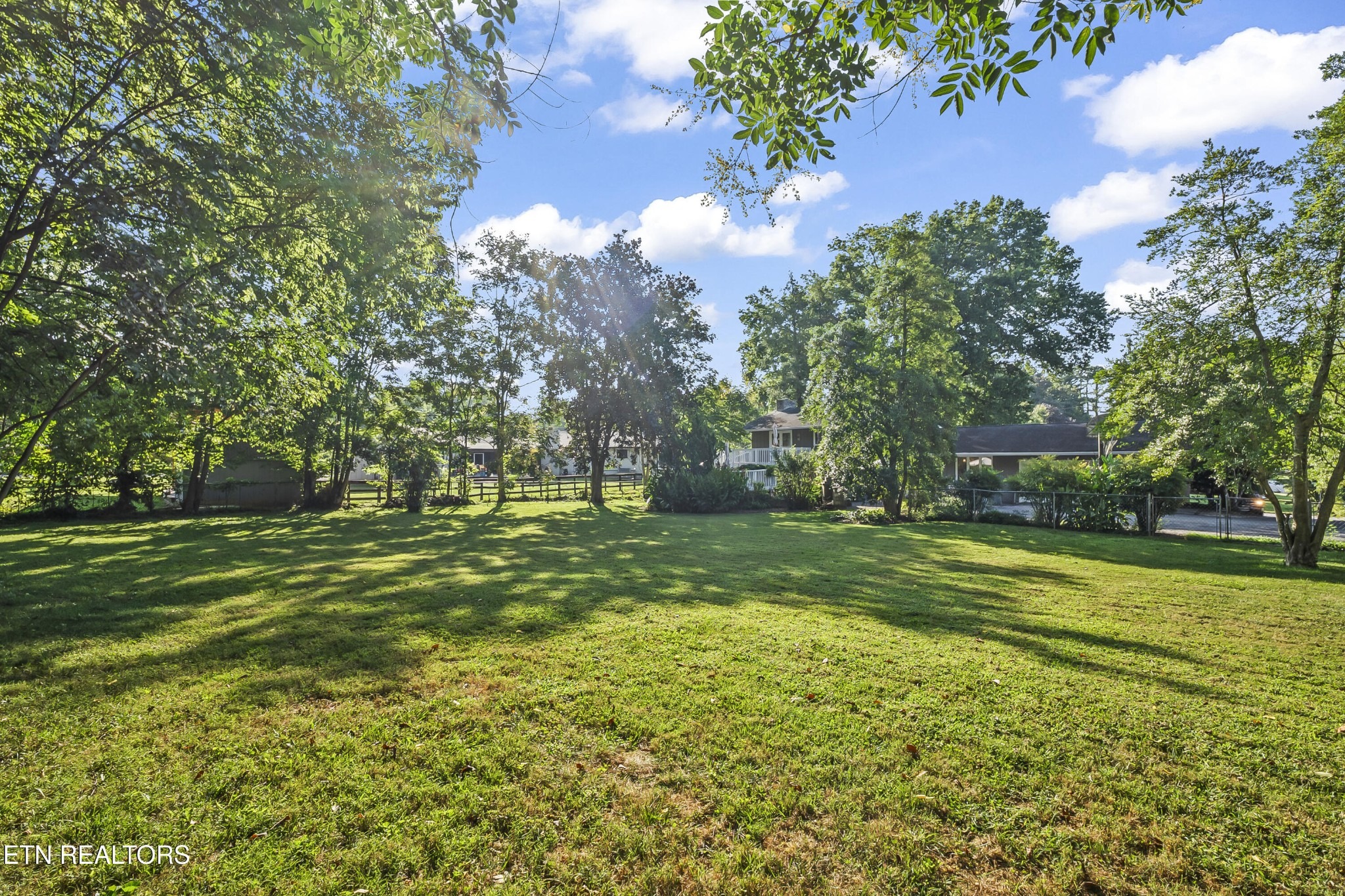 Wimbledon Dr, Knoxville, TN 37923