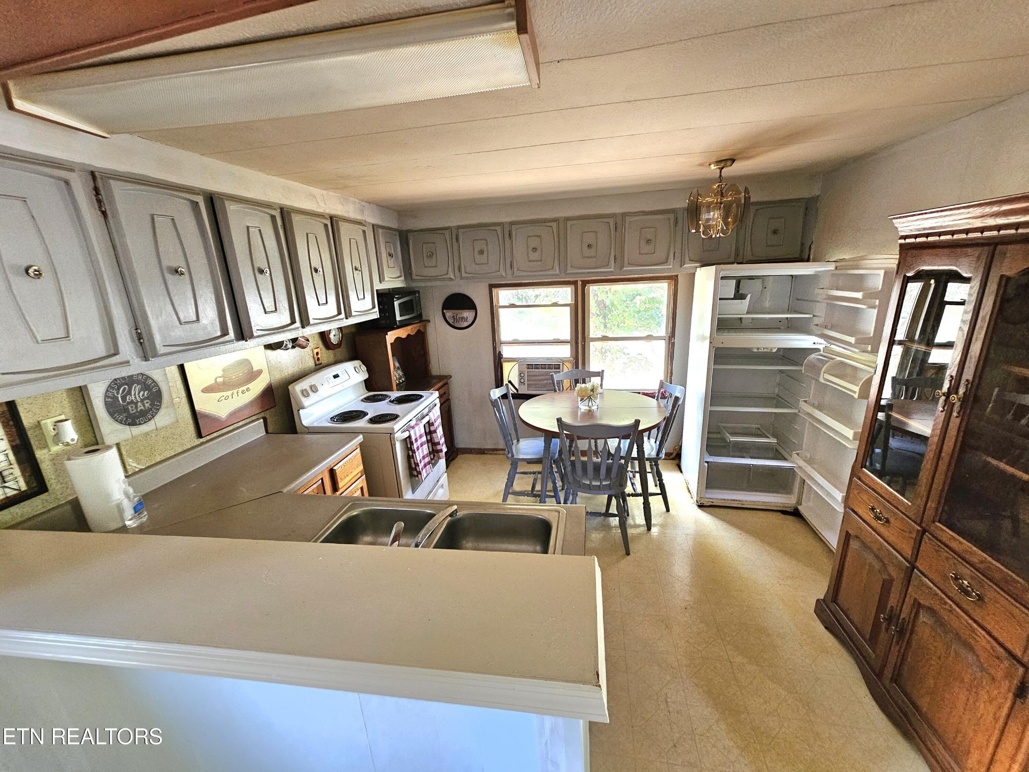 7th Ave, Lenoir City, TN 37771