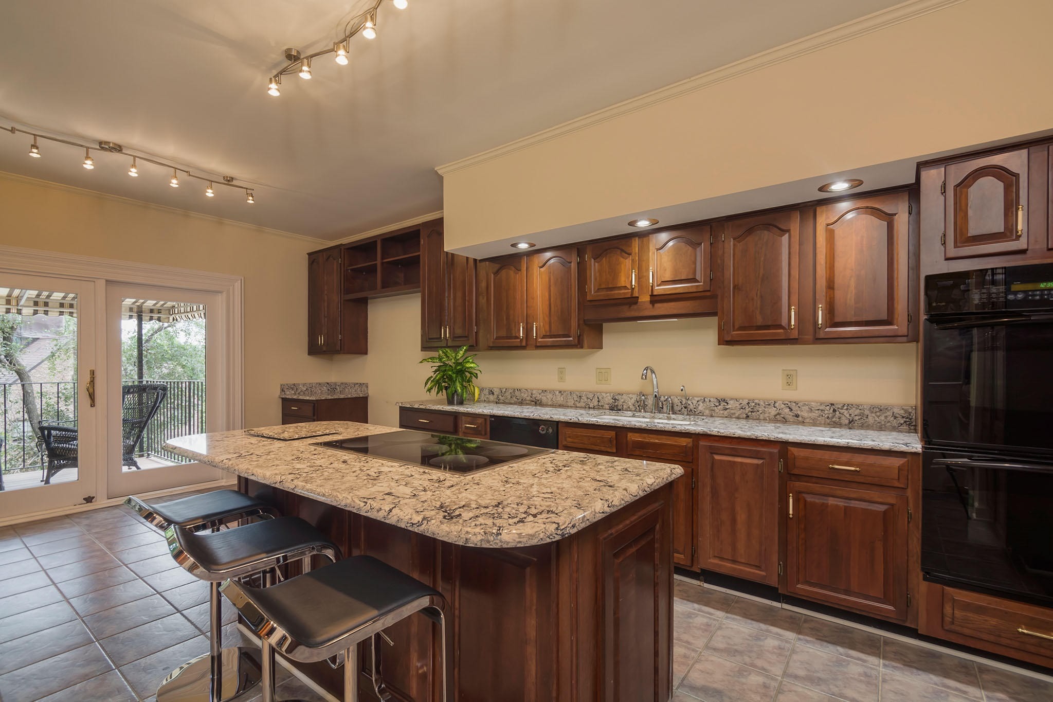 Kingston Pike, Knoxville, TN 37919 #1