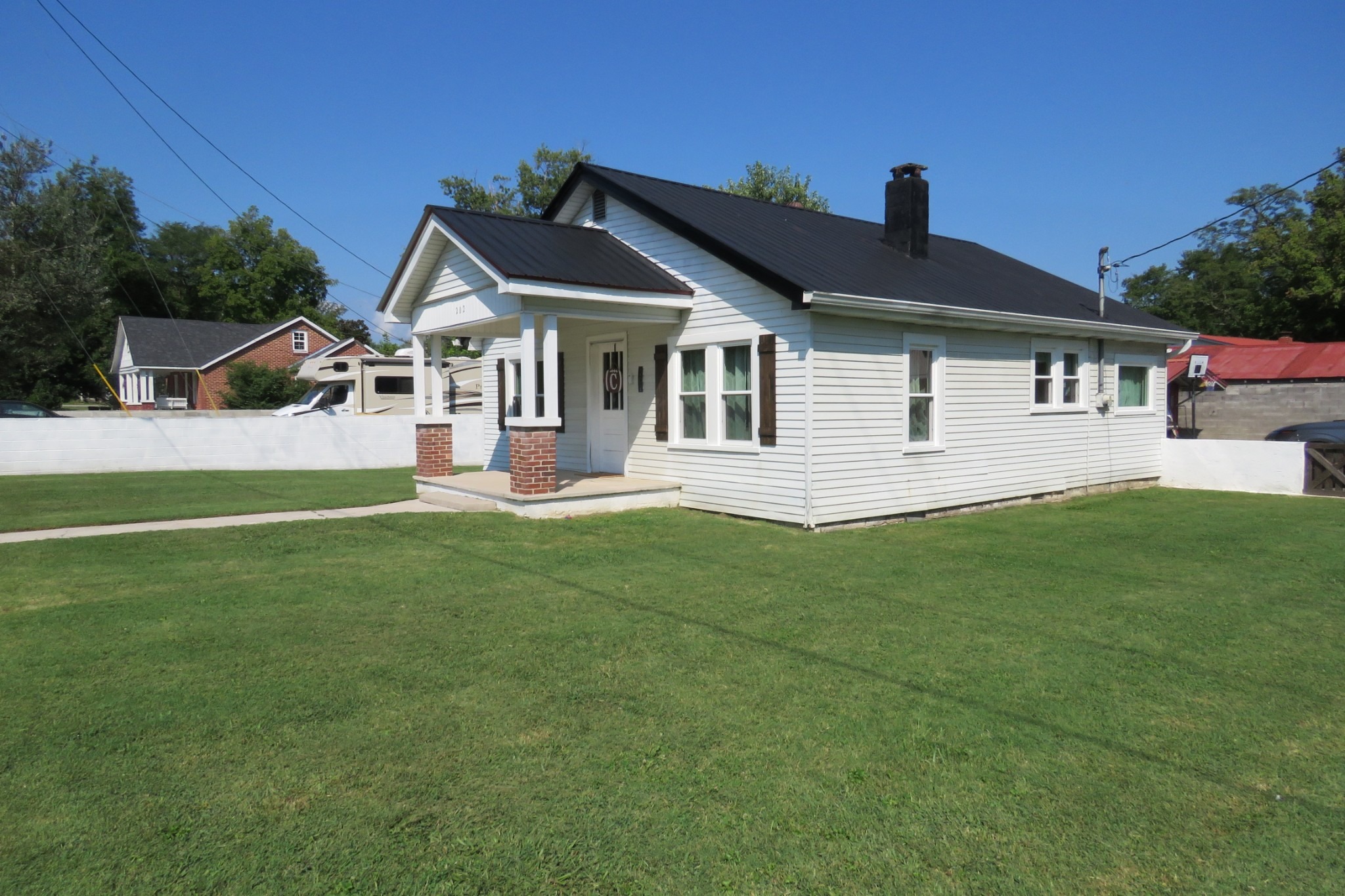 4th St, Livingston, TN 38570 #1