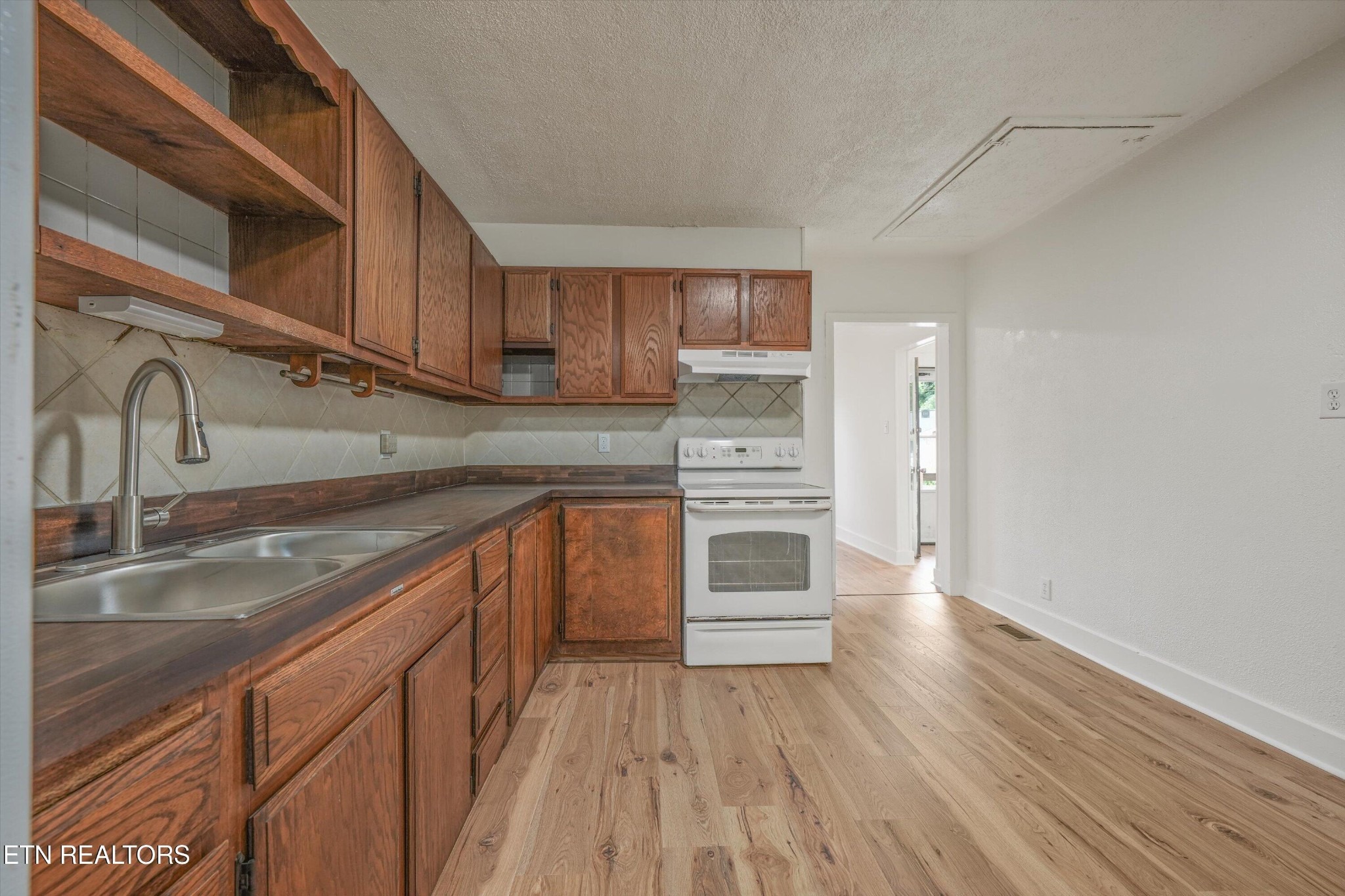 Fay St, Knoxville, TN 37921