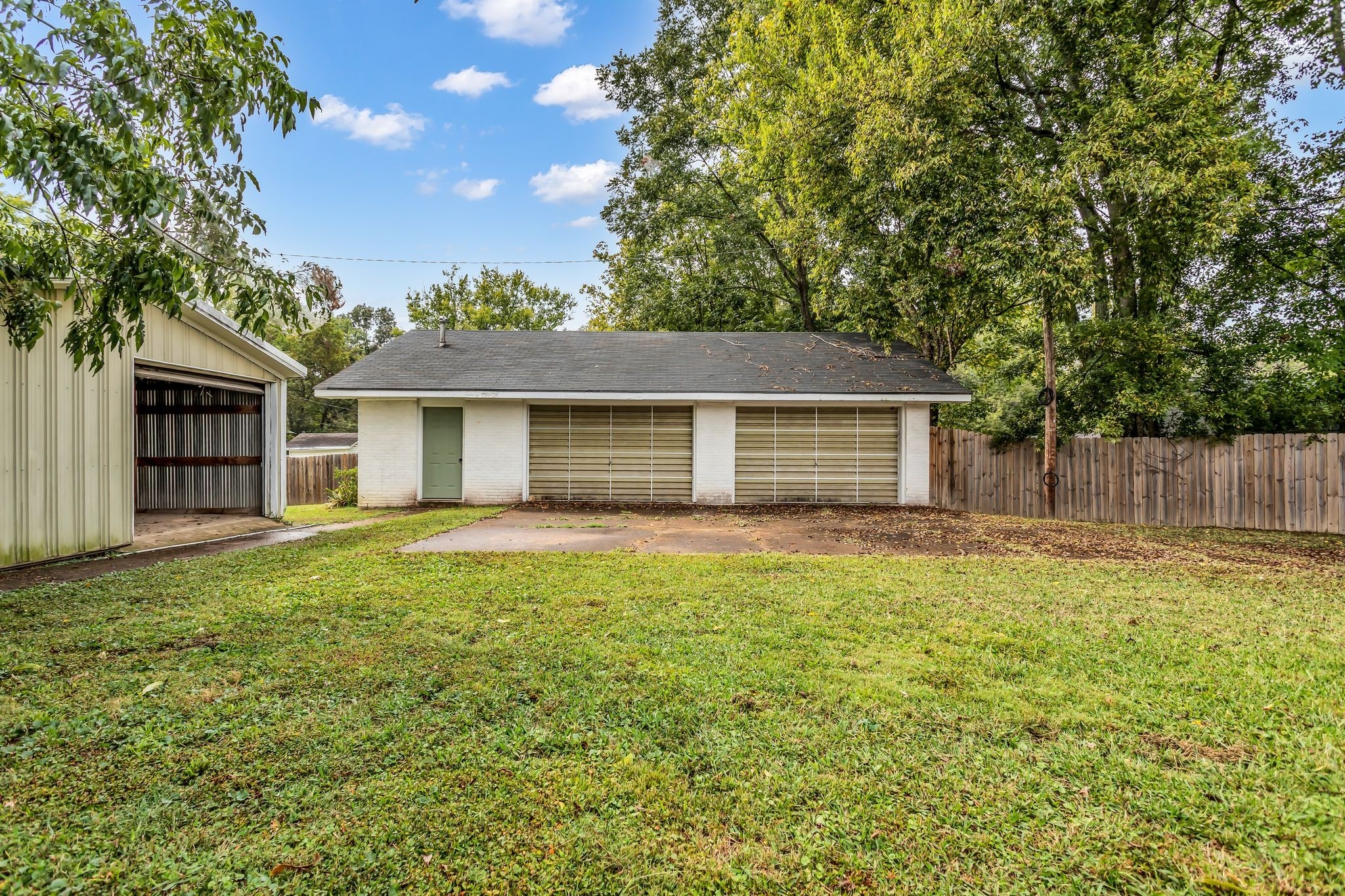 Walnut St, Hohenwald, TN 38462