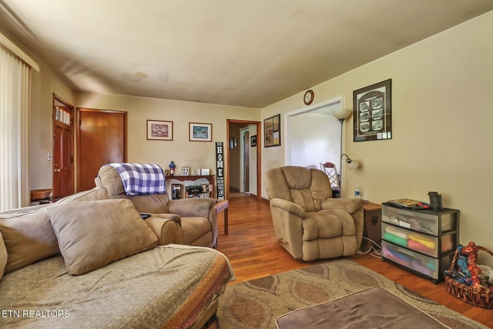 Clark Ave, Jamestown, TN 38556