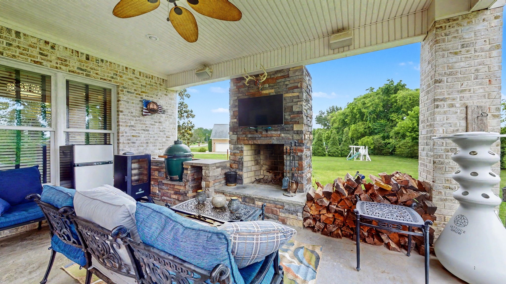 Windwood Ct, Hopkinsville, KY 42240