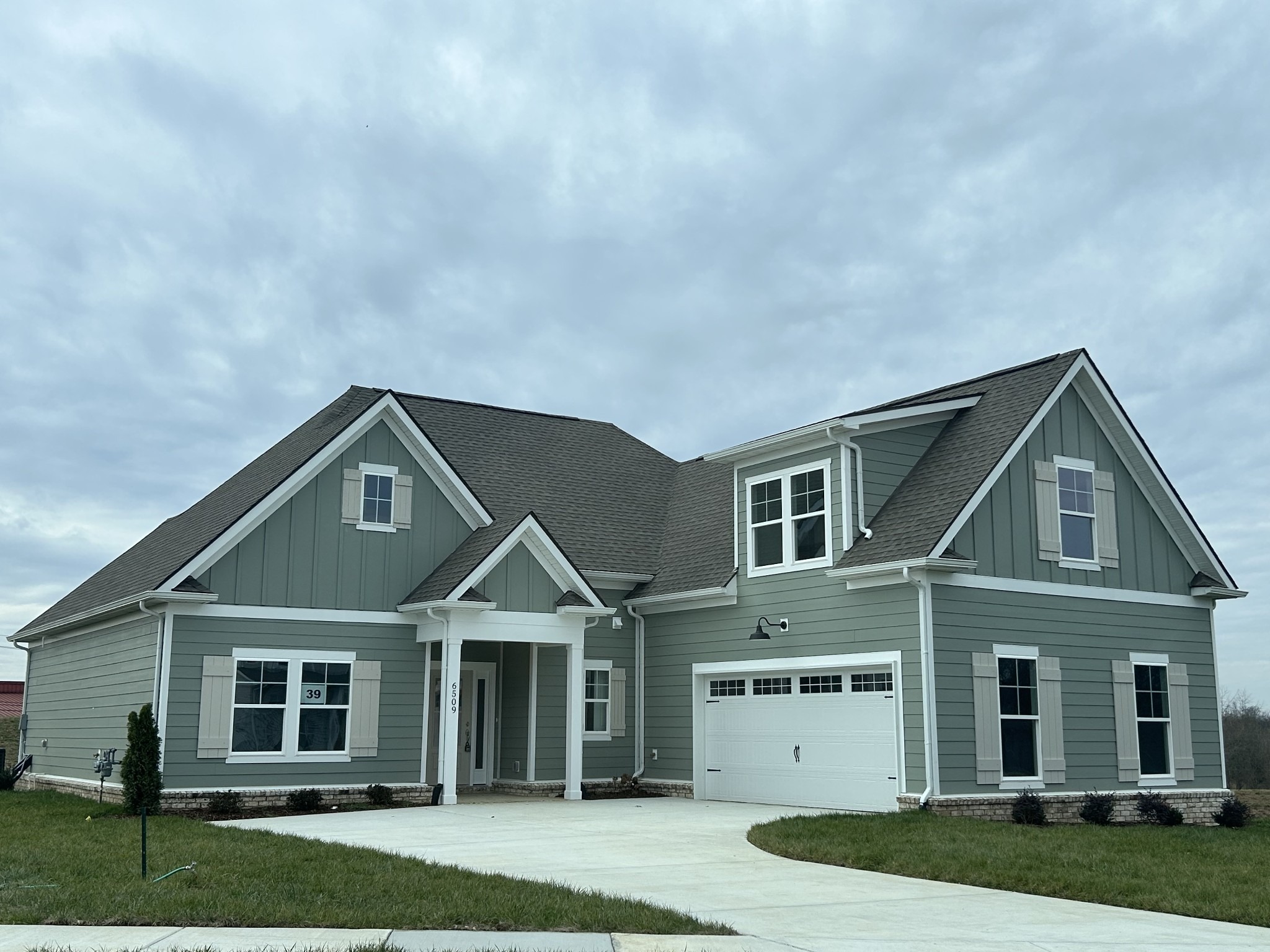 Ripple Ridge Ct, Columbia, TN 38401