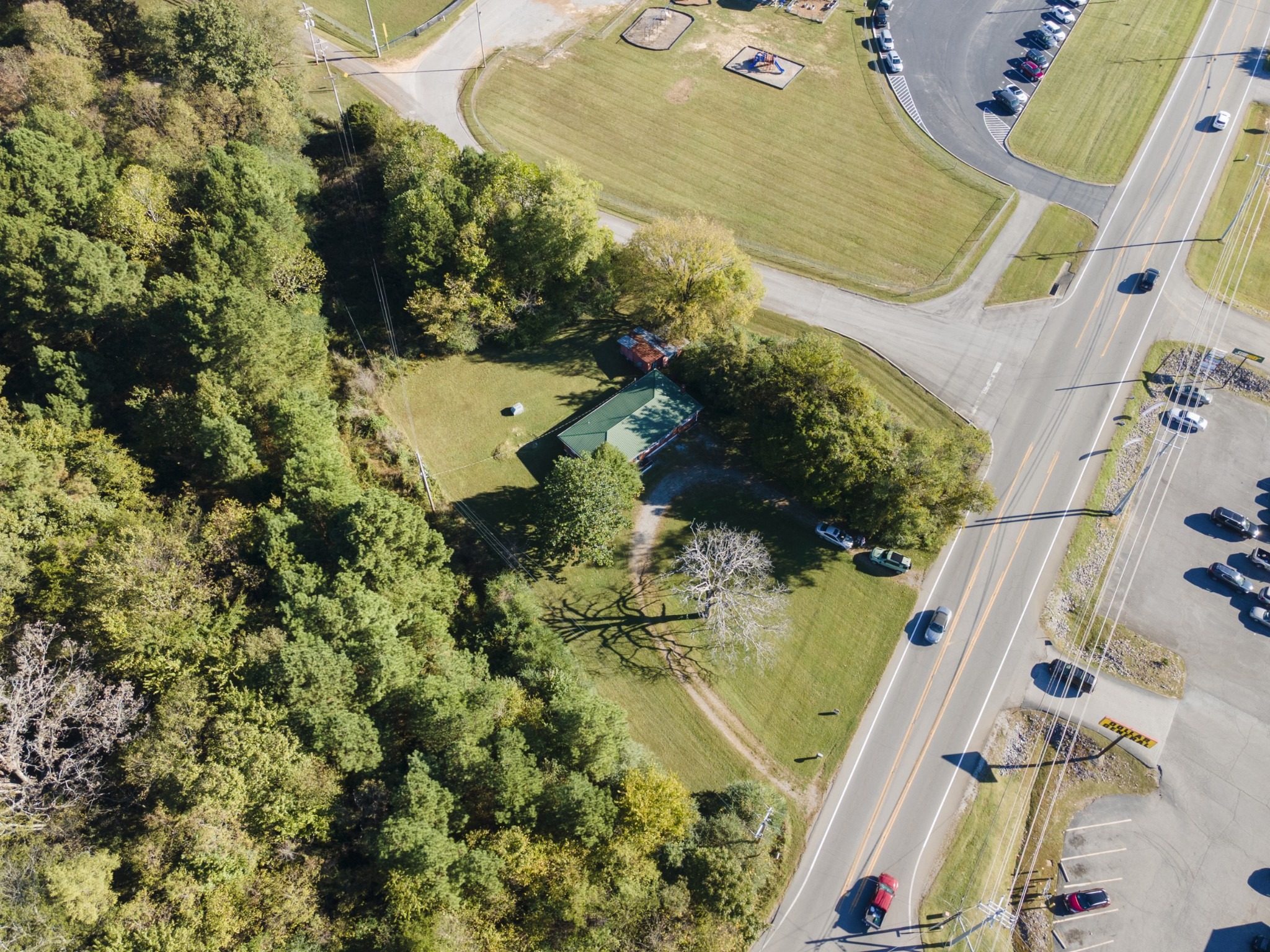 Highway 100 , Lyles, TN 37098