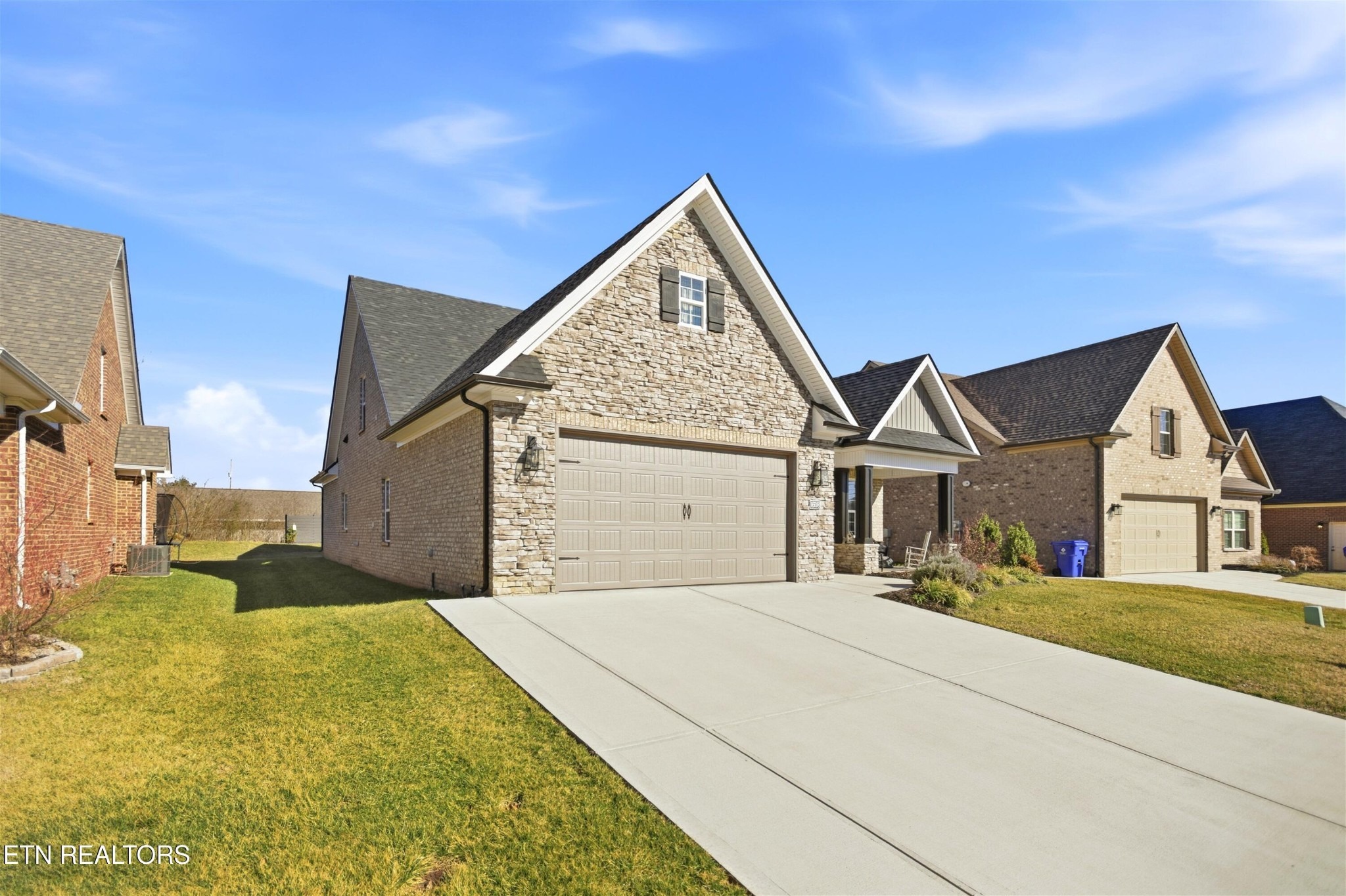 Sugarfield Ln, Knoxville, TN 37932