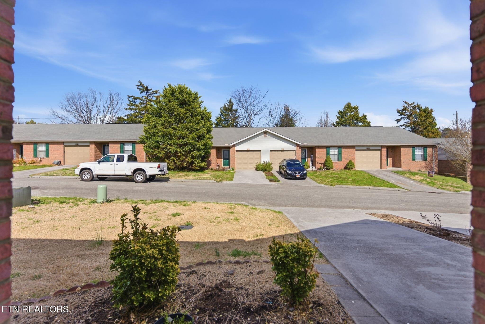 Hawthorne Oaks Way, Powell, TN 37849
