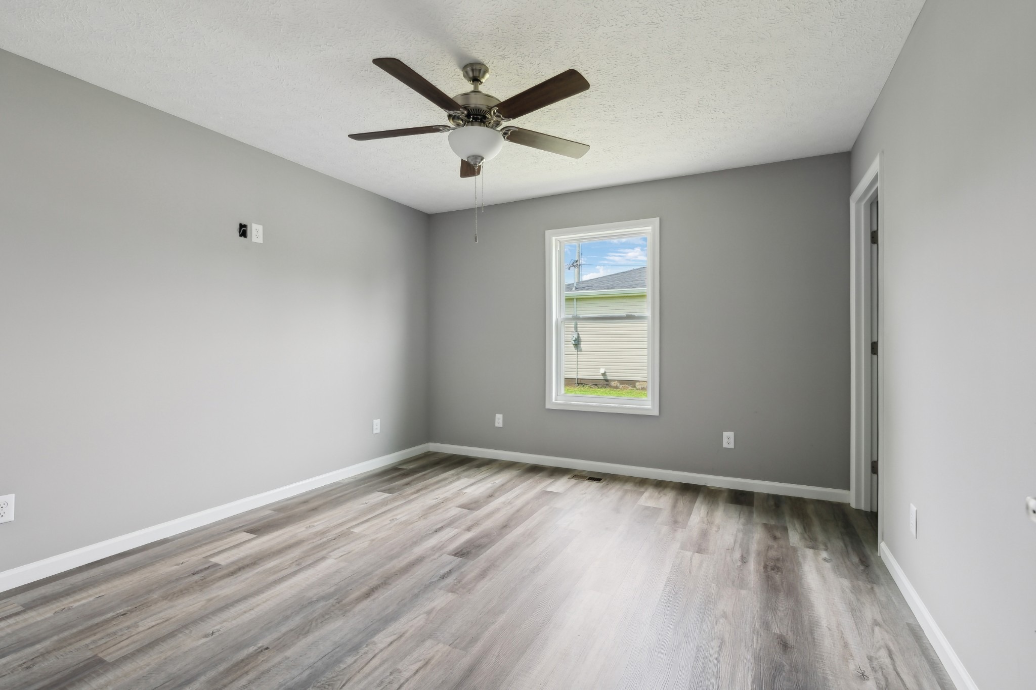Poplar St, Lafayette, TN 37083
