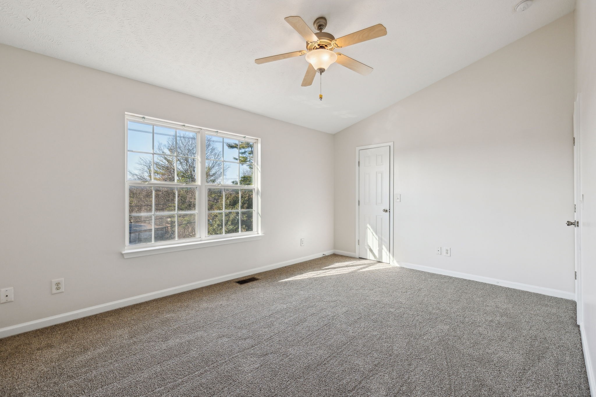 Hickory Hollow Pkwy, Antioch, TN 37013