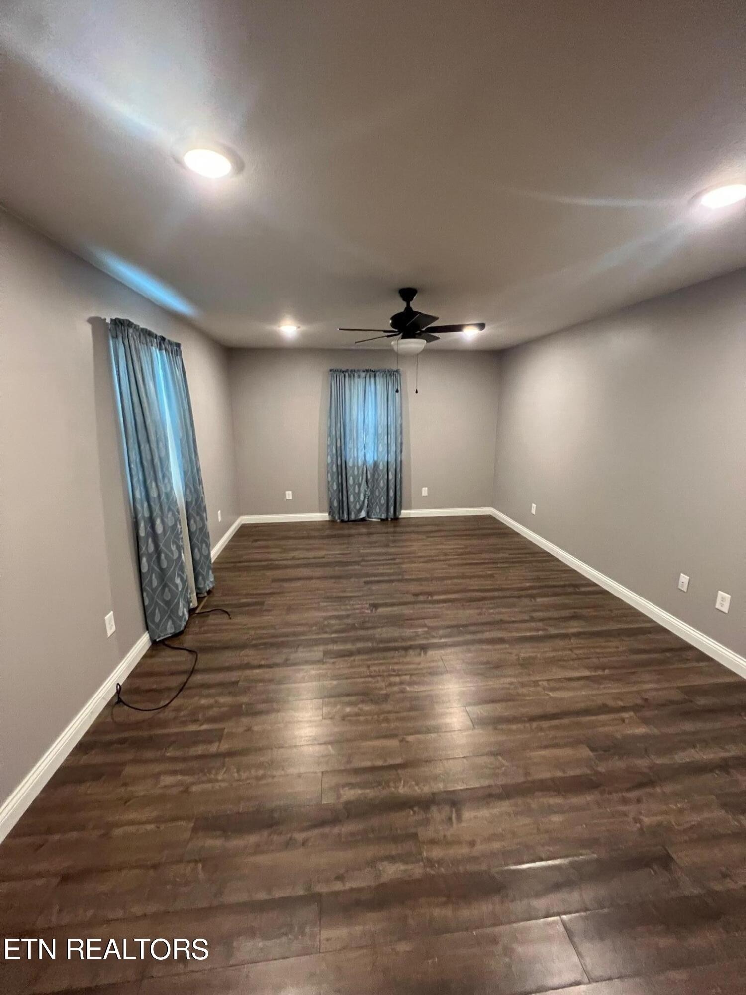 Sunny Ln, Oneida, TN 37841