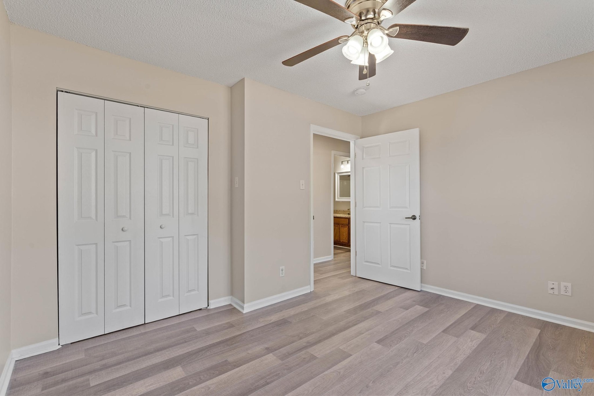 Sonya Dr, Huntsville, AL 35810