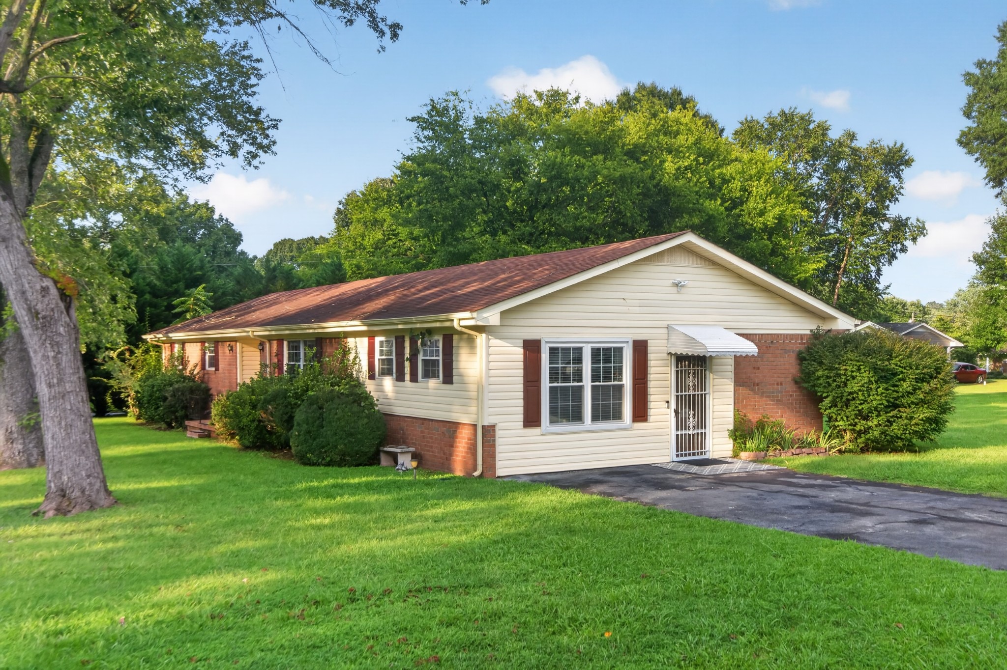 Meadow Ave, Cleveland, TN 37312