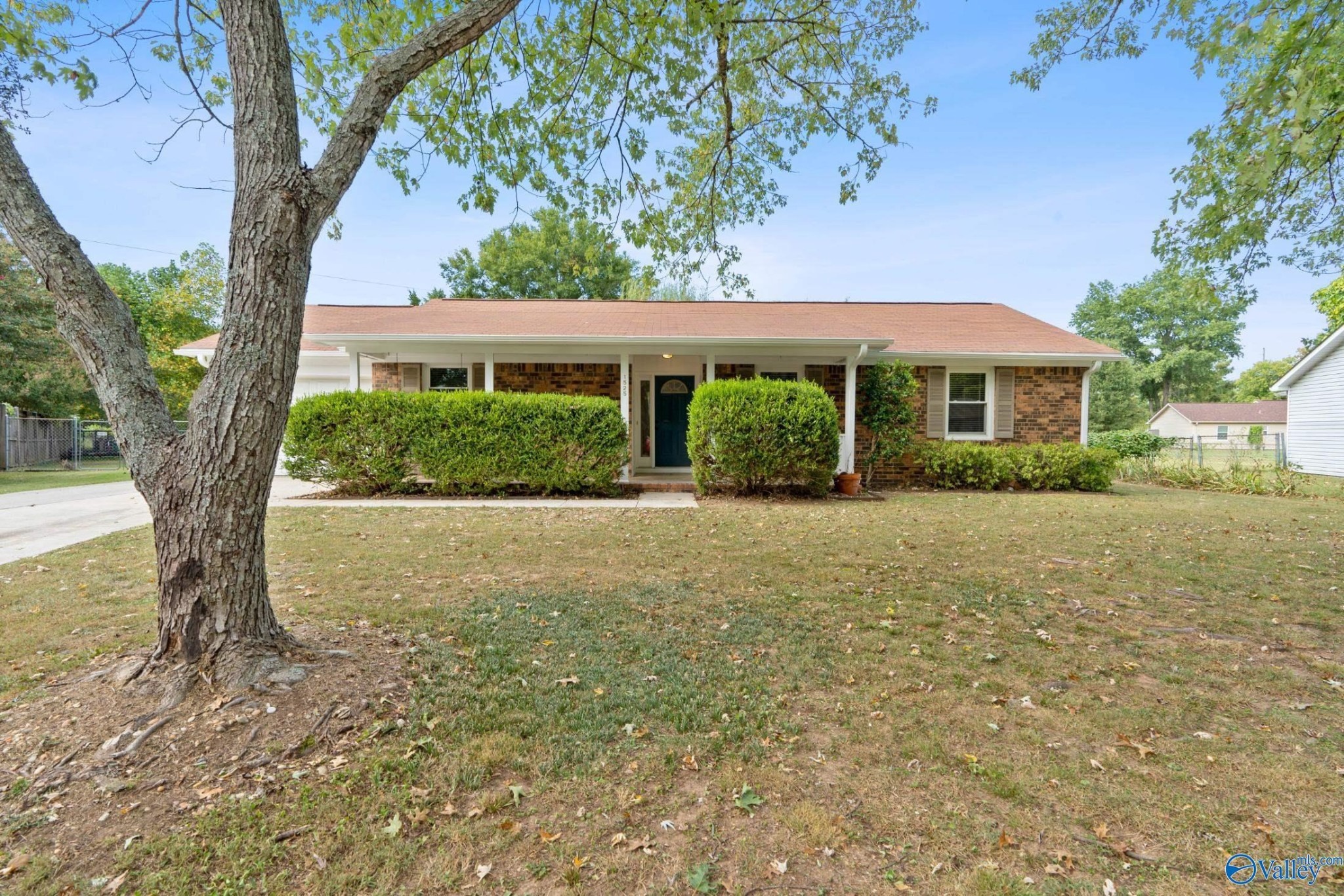 Old Albany Cir, Huntsville, AL 35803