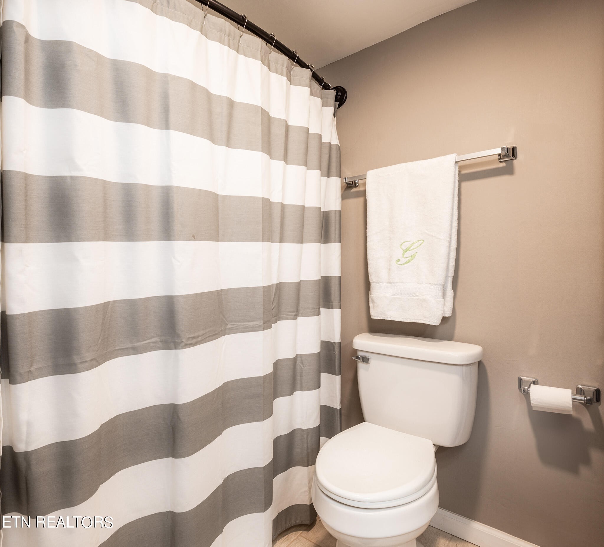 Cherokee Bluff Dr, Knoxville, TN 37920