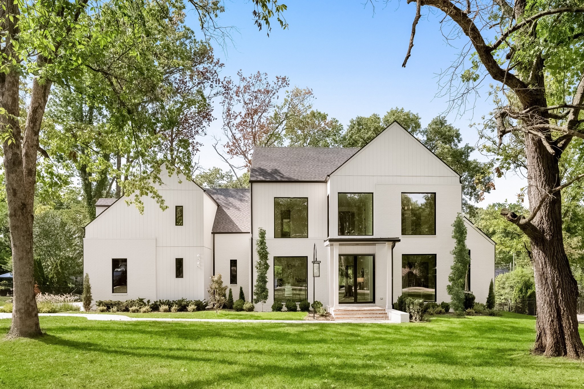 Bresslyn Rd, Nashville, TN 37205 #1