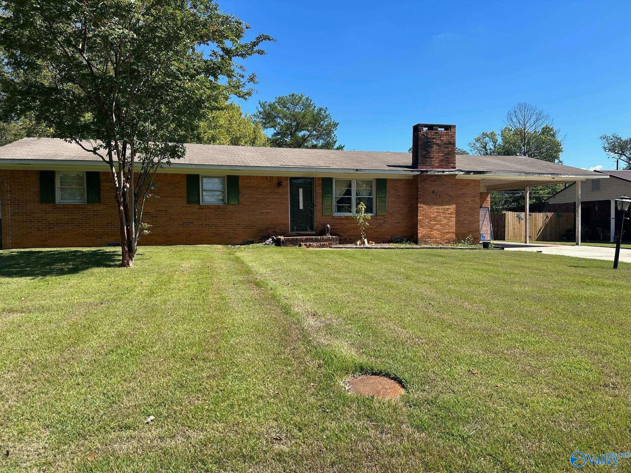 Holland Ct, Decatur, AL 35601