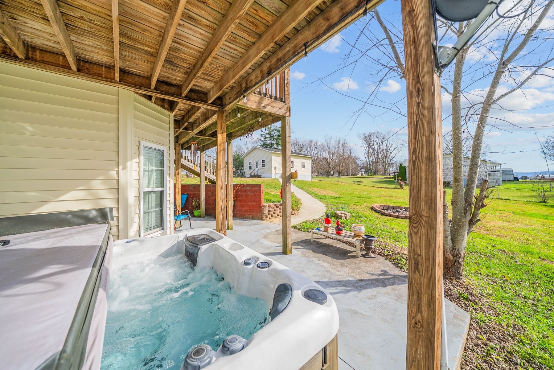 Washington St, Crossville, TN 38572