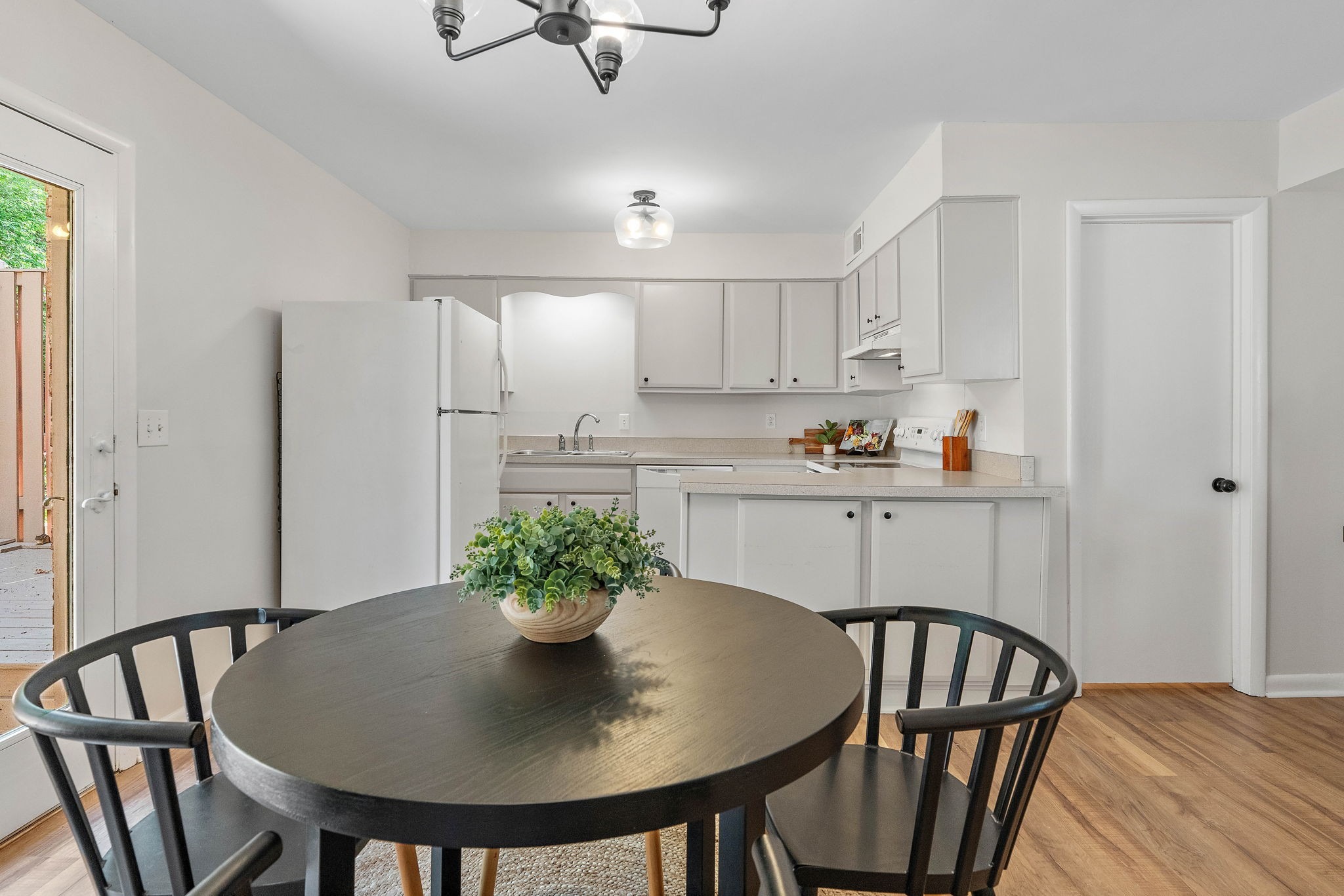 Bellevue Rd, Nashville, TN 37221