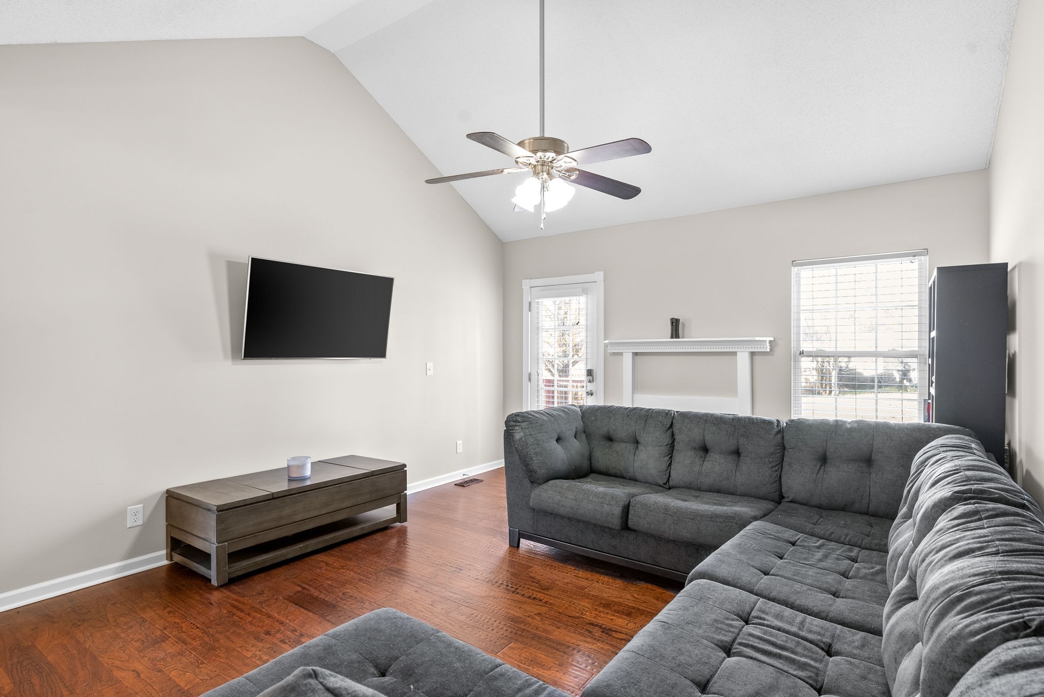Barney Ln, Clarksville, TN 37042