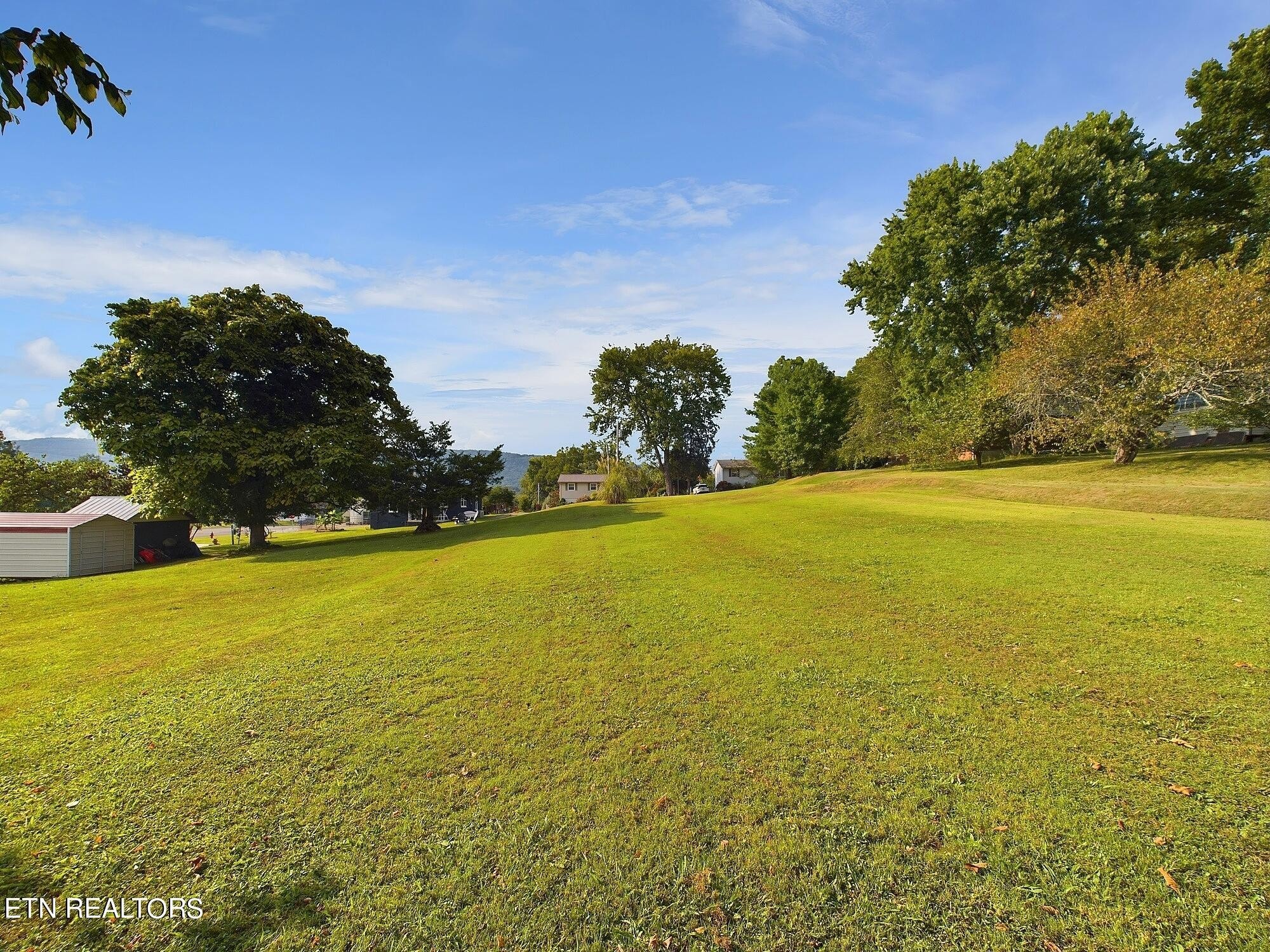 Rosser St, Harriman, TN 37748