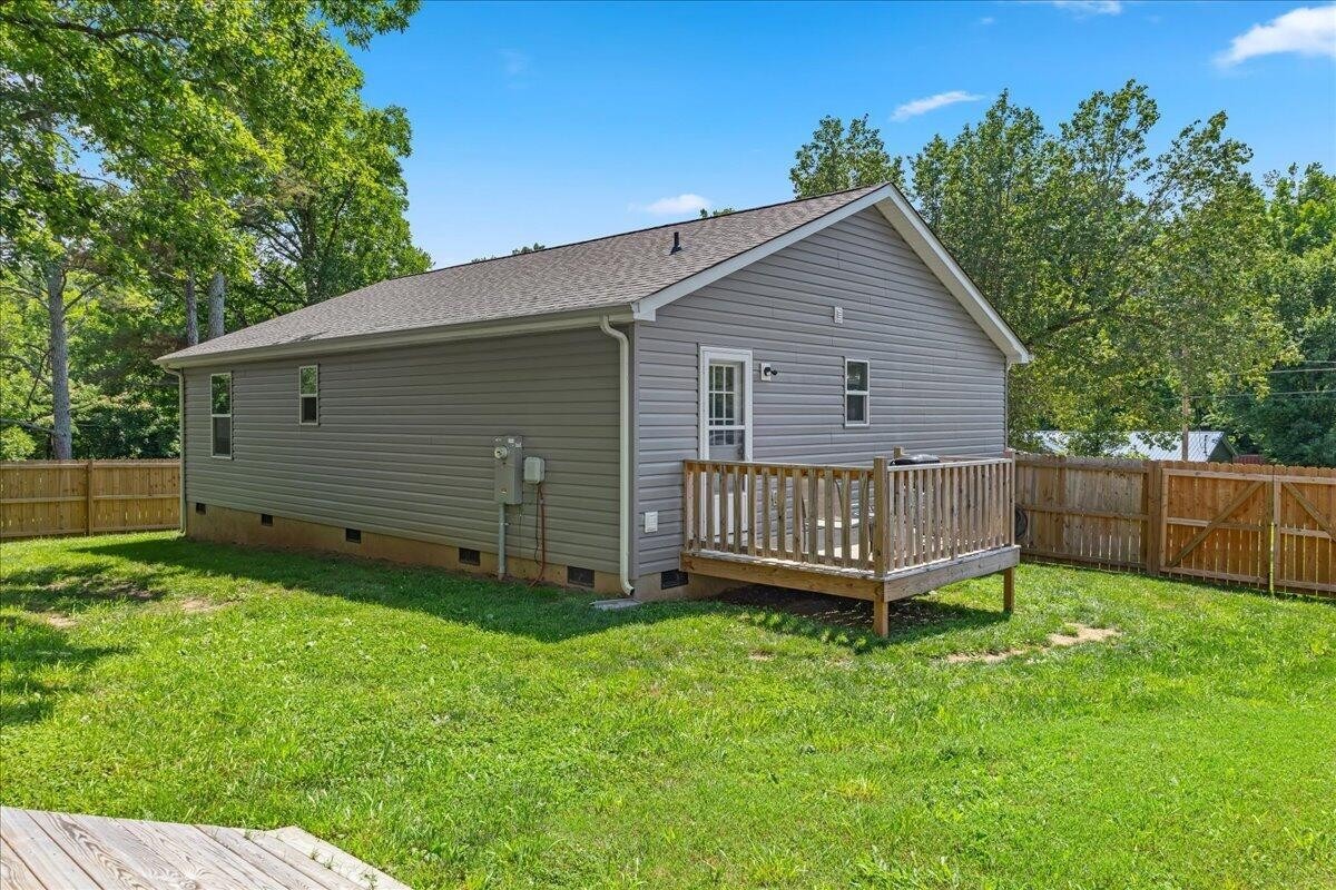Iowa Ave, Etowah, TN 37331