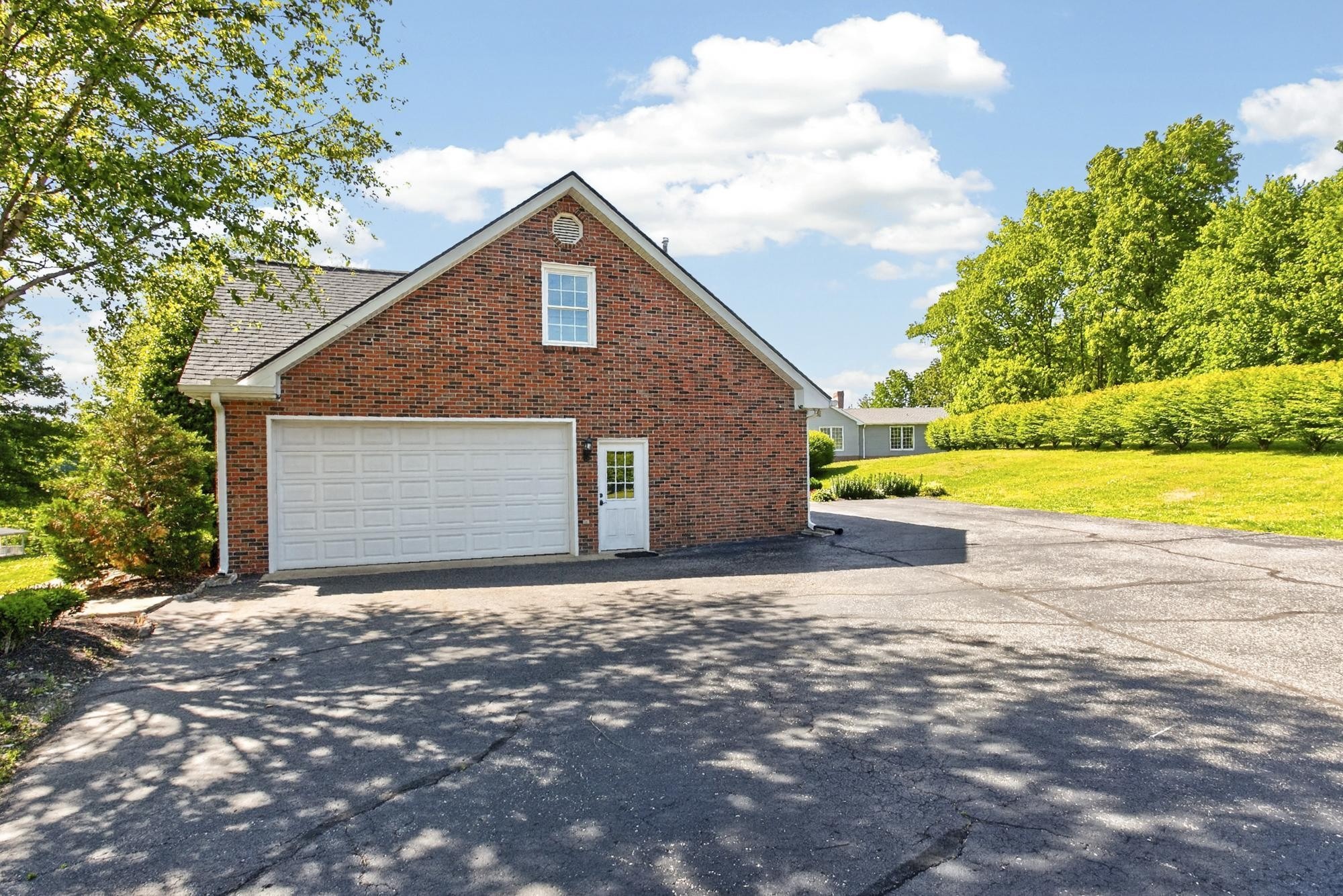 Lakeside Dr, Springfield, TN 37172