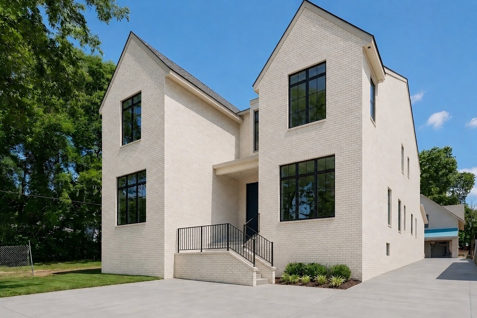 Vaulx Ln, Nashville, TN 37204