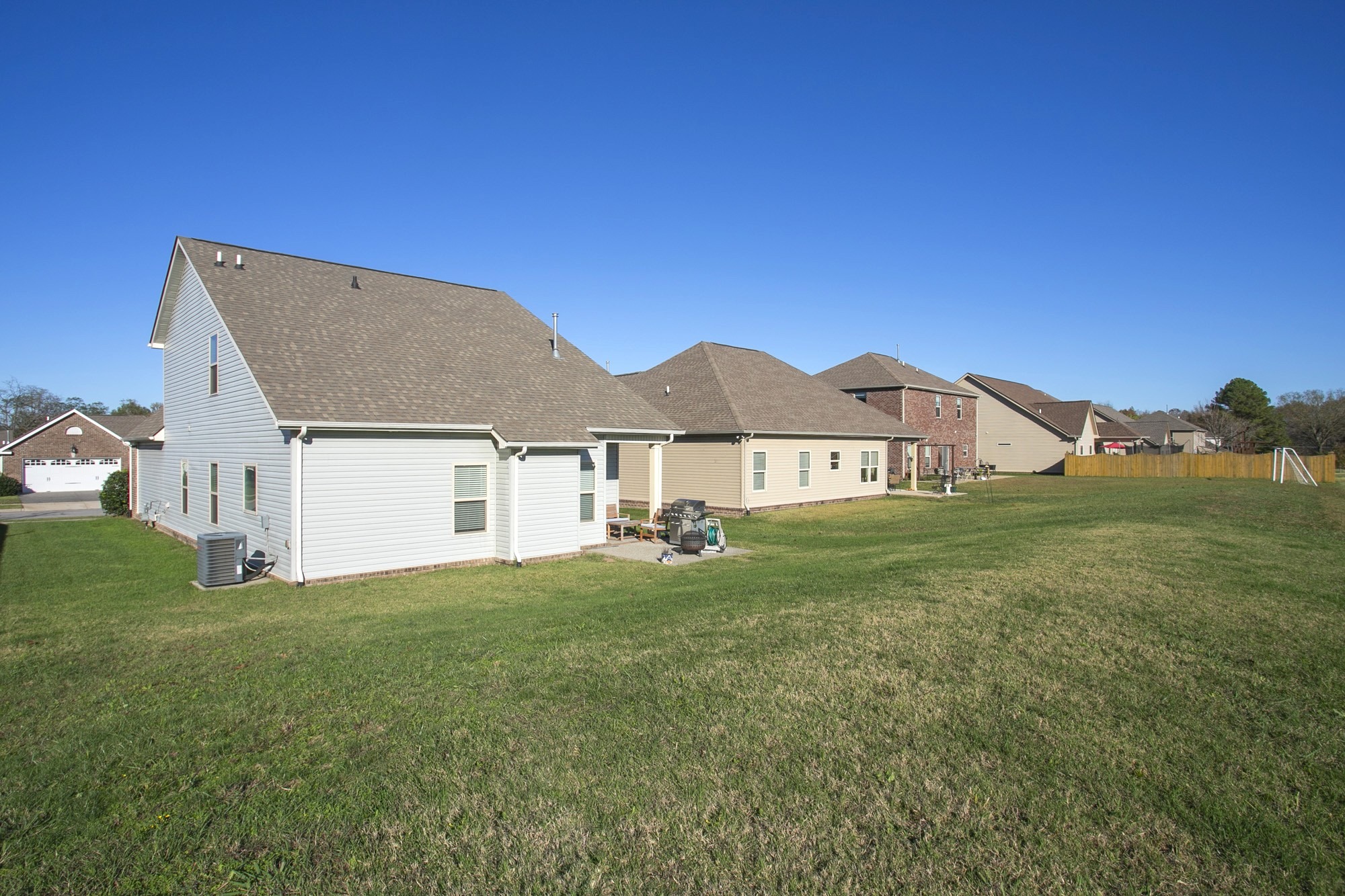 Lola Ln, Cottontown, TN 37048